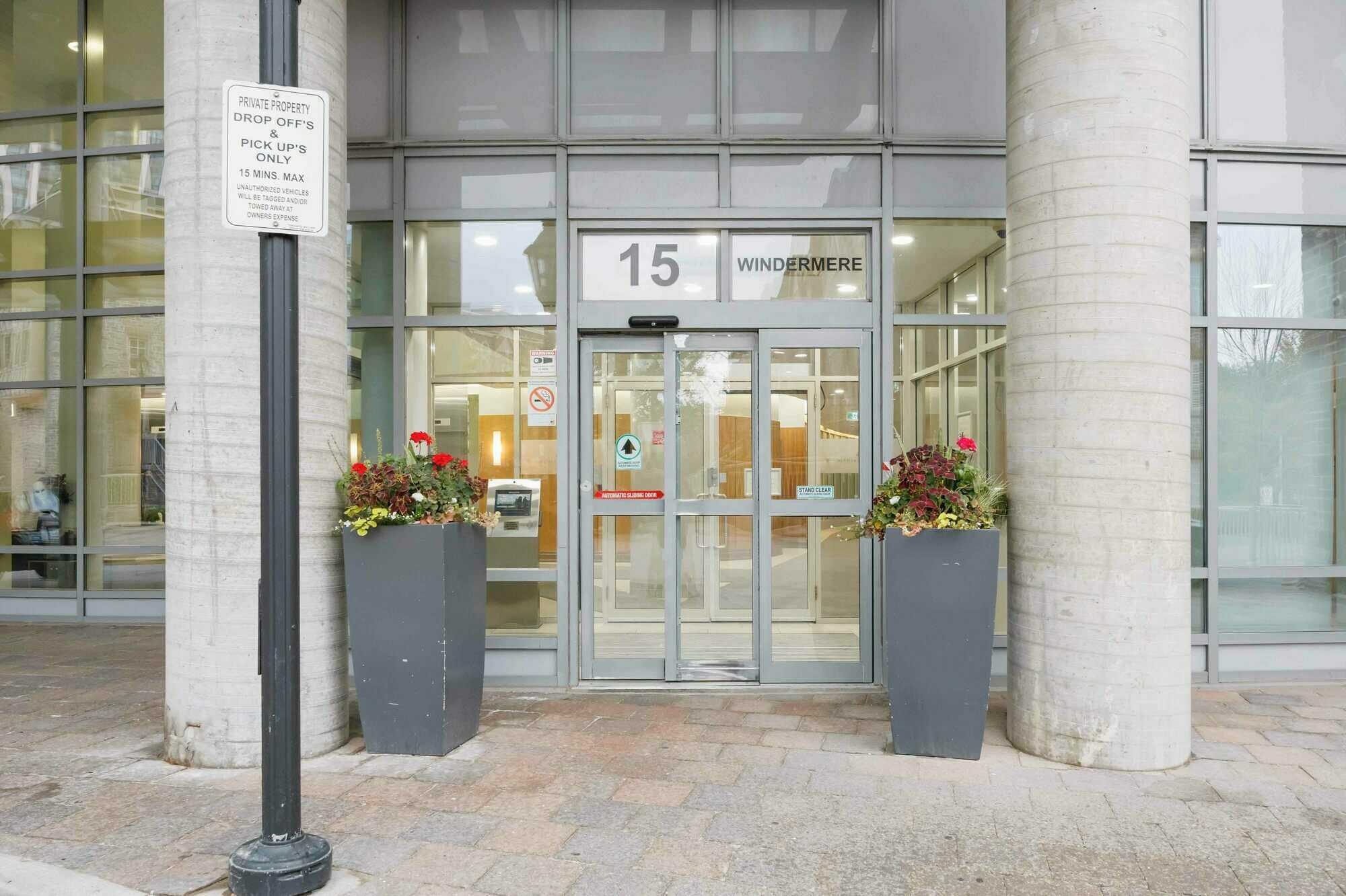 Stylish 2-Bedroom + Den Condo at 15 Windermere Ave 3