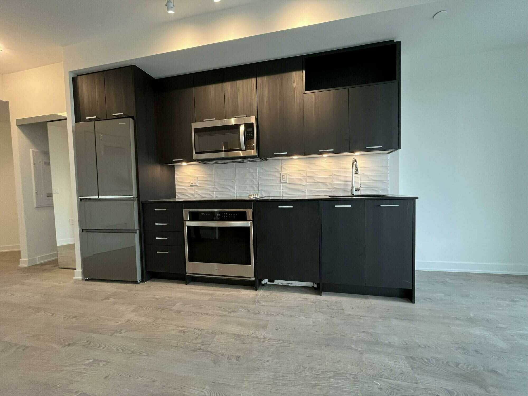 120 Eagle Rock Way, 413, Vaughan 4