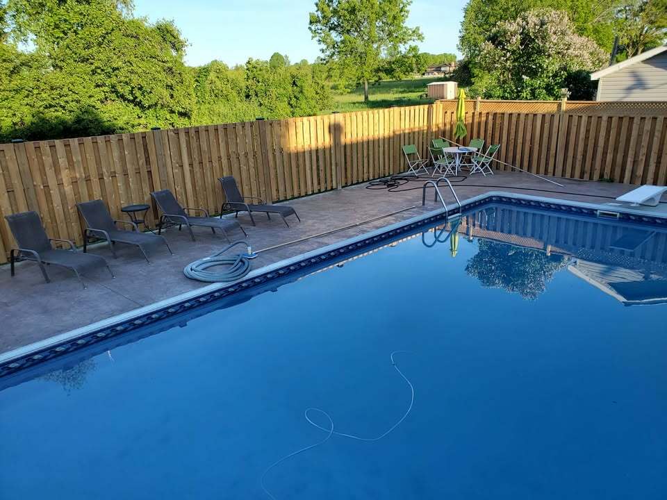 Charming Family Bungalow – A Hidden Gem with Space & Style!
Steps from Lourdes School & Church | Quiet Street | No Backyard Neighbours
🛏 4 Bedrooms | 🛁 3 Bathrooms | 🚗 2-Car Garage | 🏊 40' x 20' Pool | 📐 Expansive Layout 3