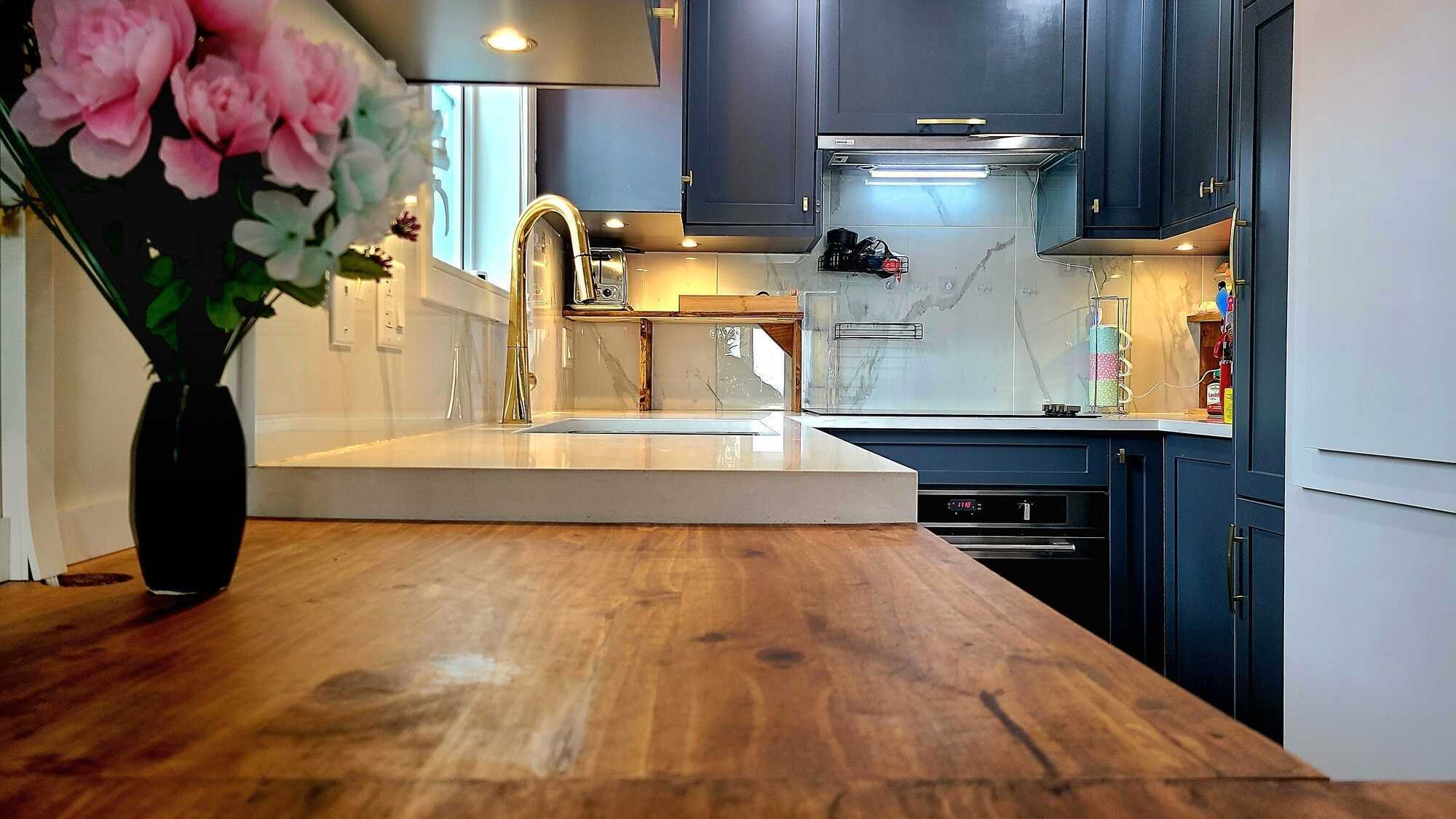 3 Bed 3 Full Bath Very Nice 3