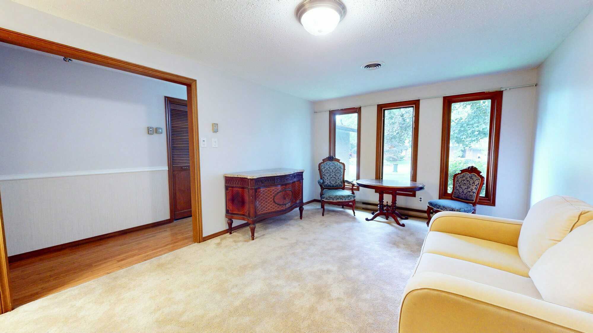 One Level Living in West-Guelph! 3