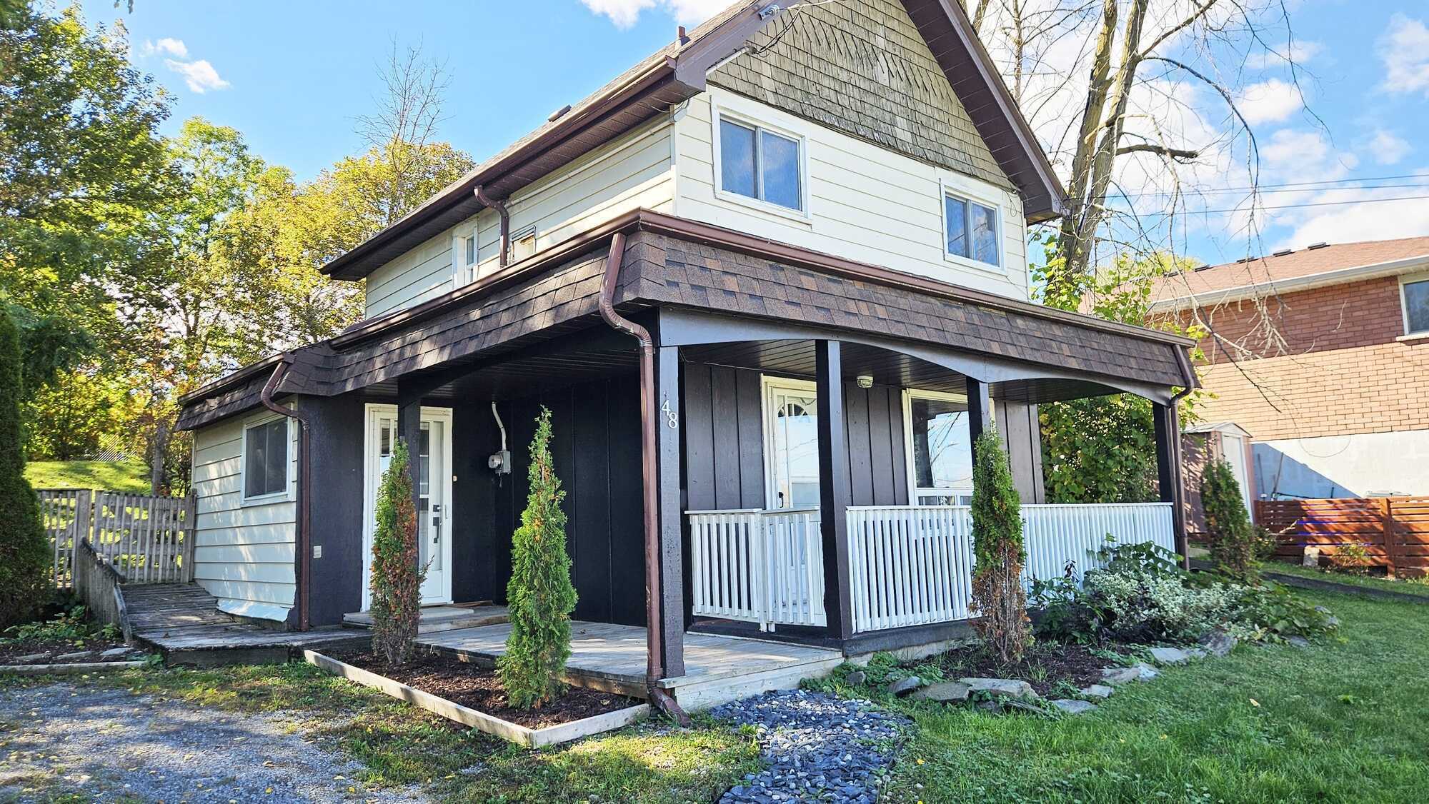 Renovated 3 Bed 1 Bath On HUGE Tiered Lot In Belleville! 3