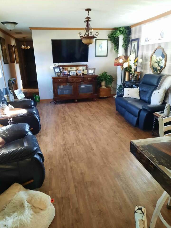 Well-Maintained 4-Bedroom Home with Ensuite 4