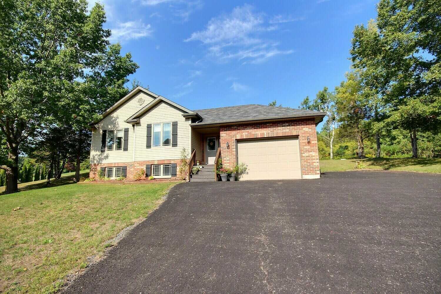 Located just north of Frankford, this immaculately kept 4 bedroom, 2 bath home with 1.5 car garage is move-in ready! 2
