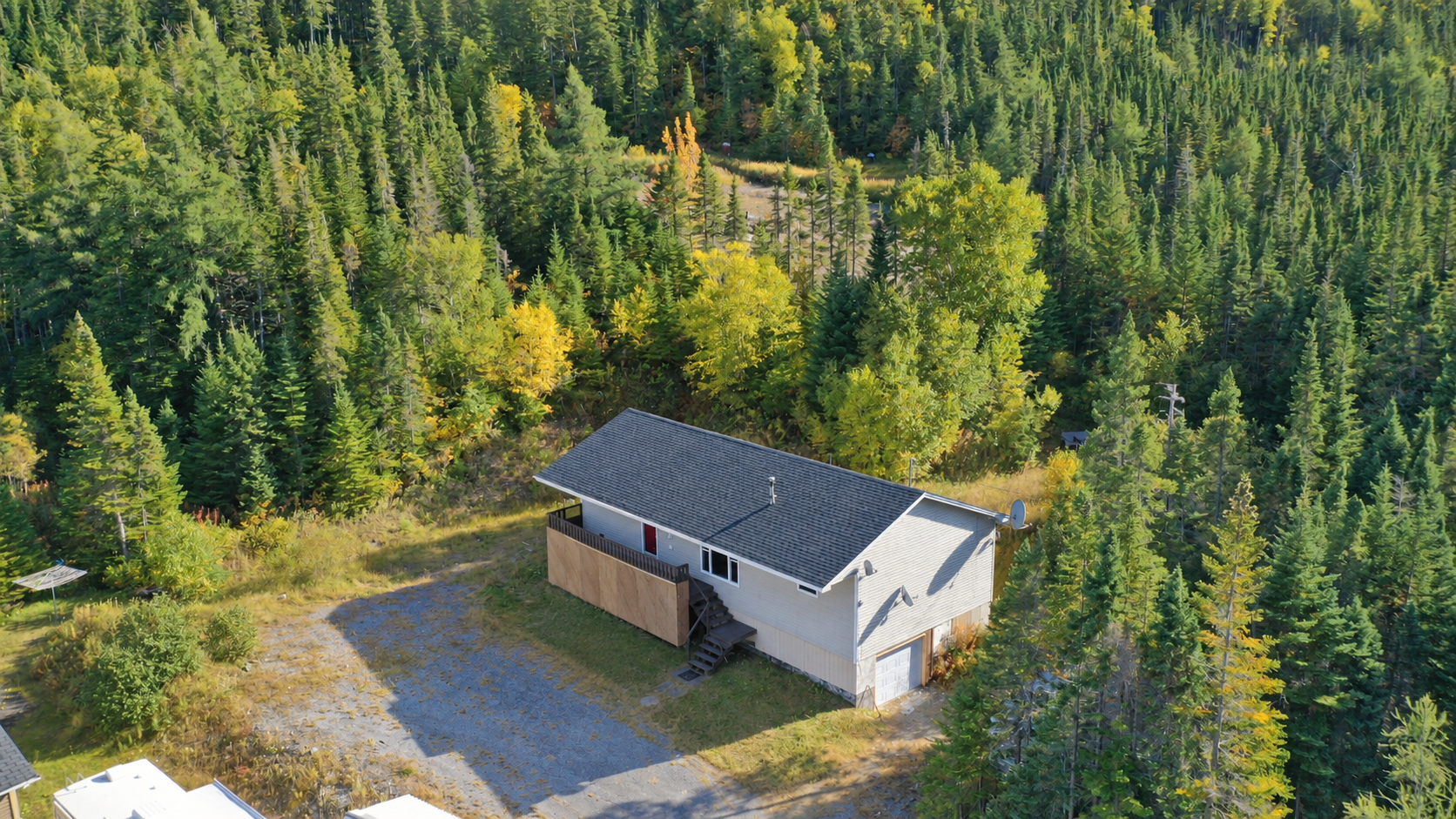 Your next adventure starts at Pinchgut Lake—only a short drive from Corner Brook. 3