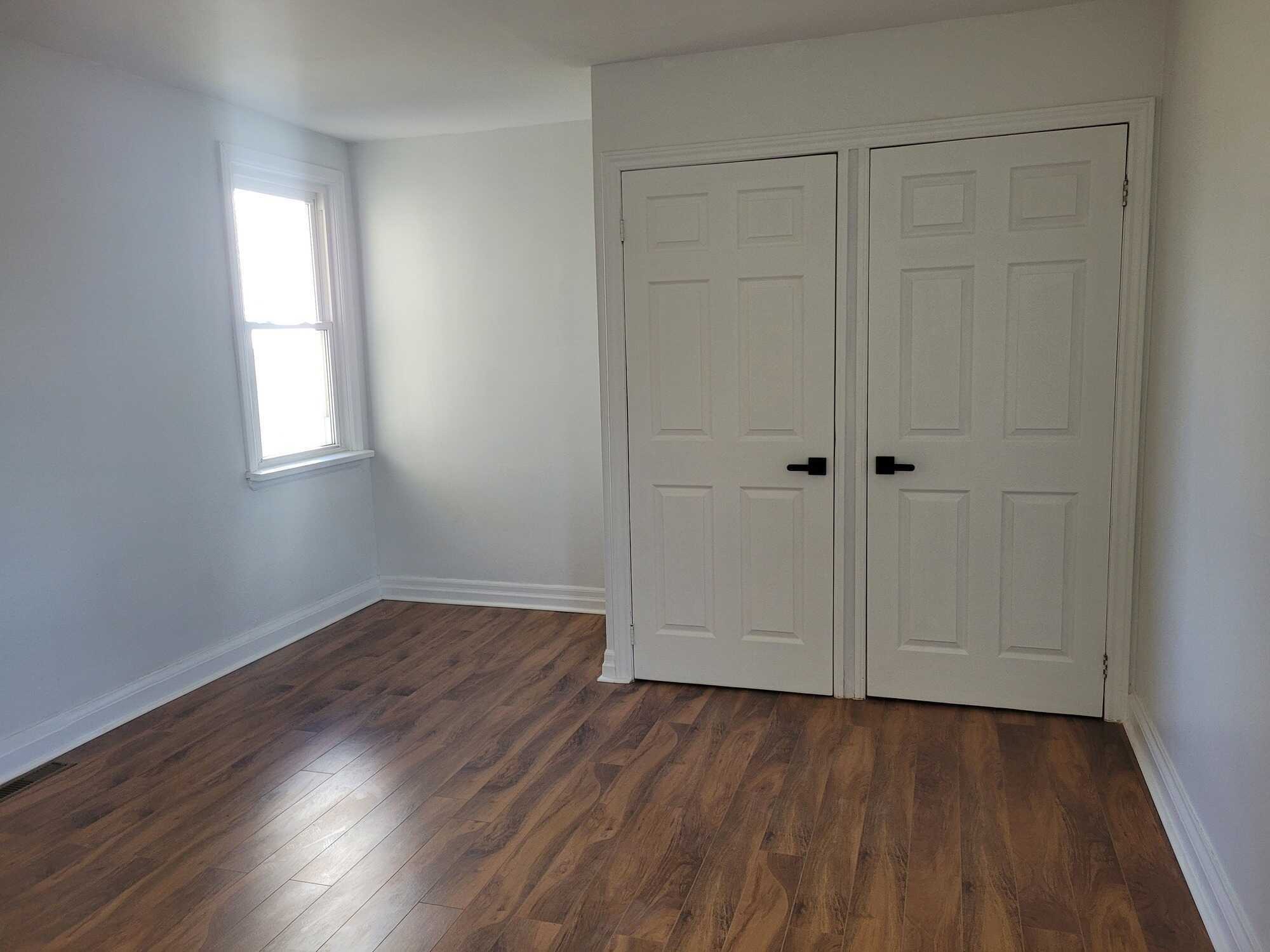 Renovated Bungalow with Income Suite 4