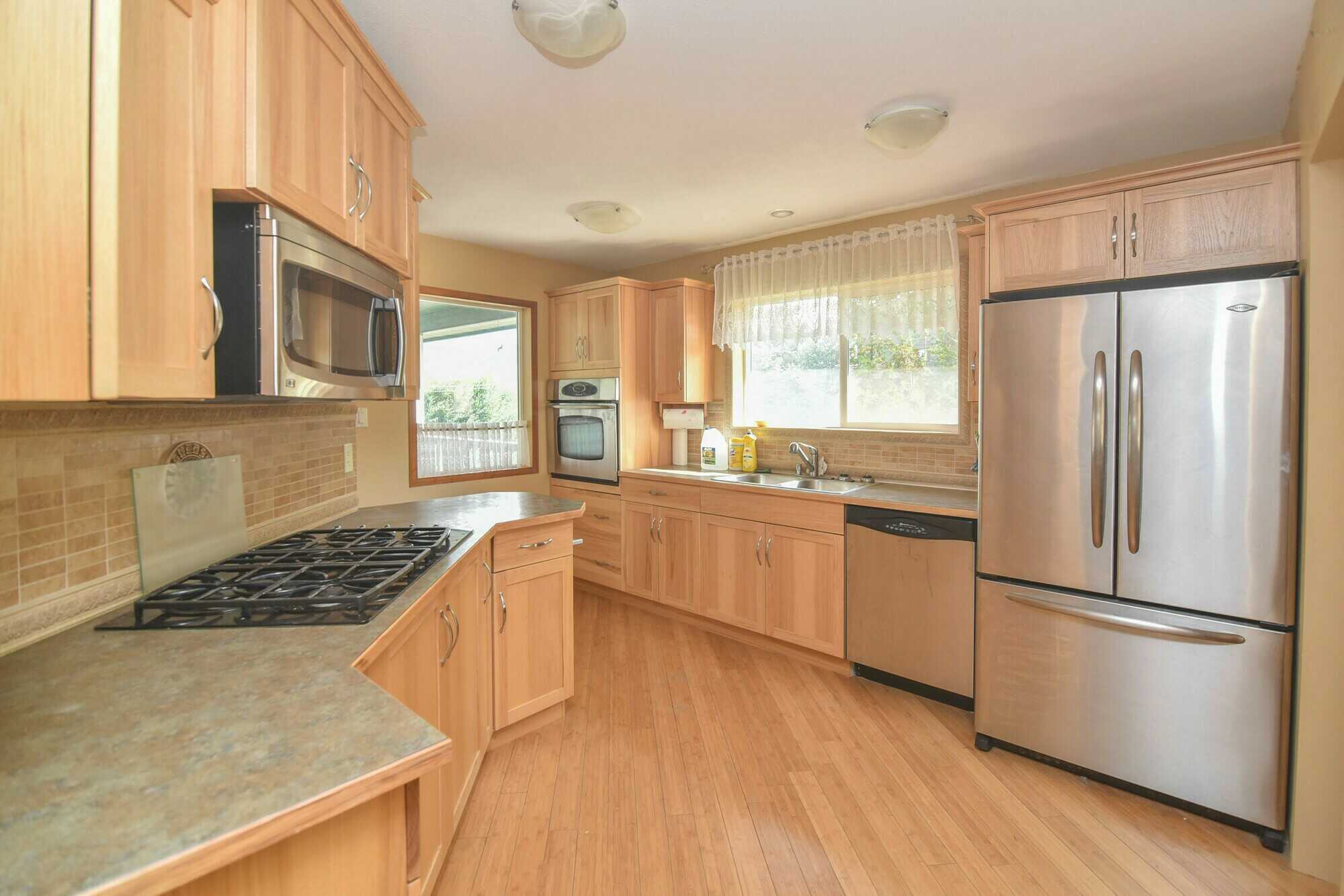 This home a one of a kind design with a fabulous layout!
Located in an excellent veery desirable location. 3