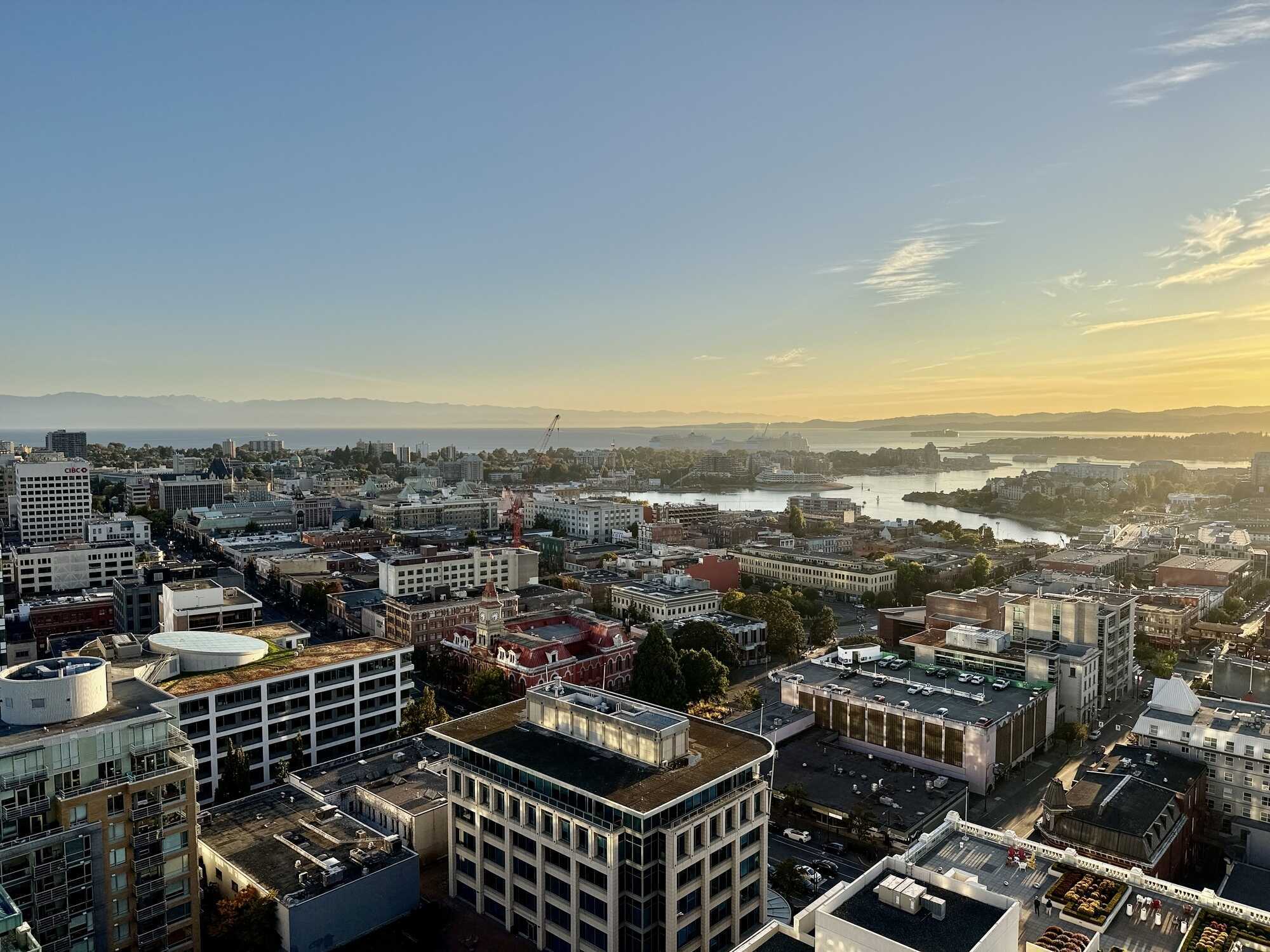 Soak in the incredible (Sub-Penthouse) views of downtown Victoria, inner harbour, Juan de Fuca Strait and Olympic Mountains from the 24th floor of the Hudson Place One building.  Premium finishes add style to this comfortable 3 bedroom, 2 bath condo. 4