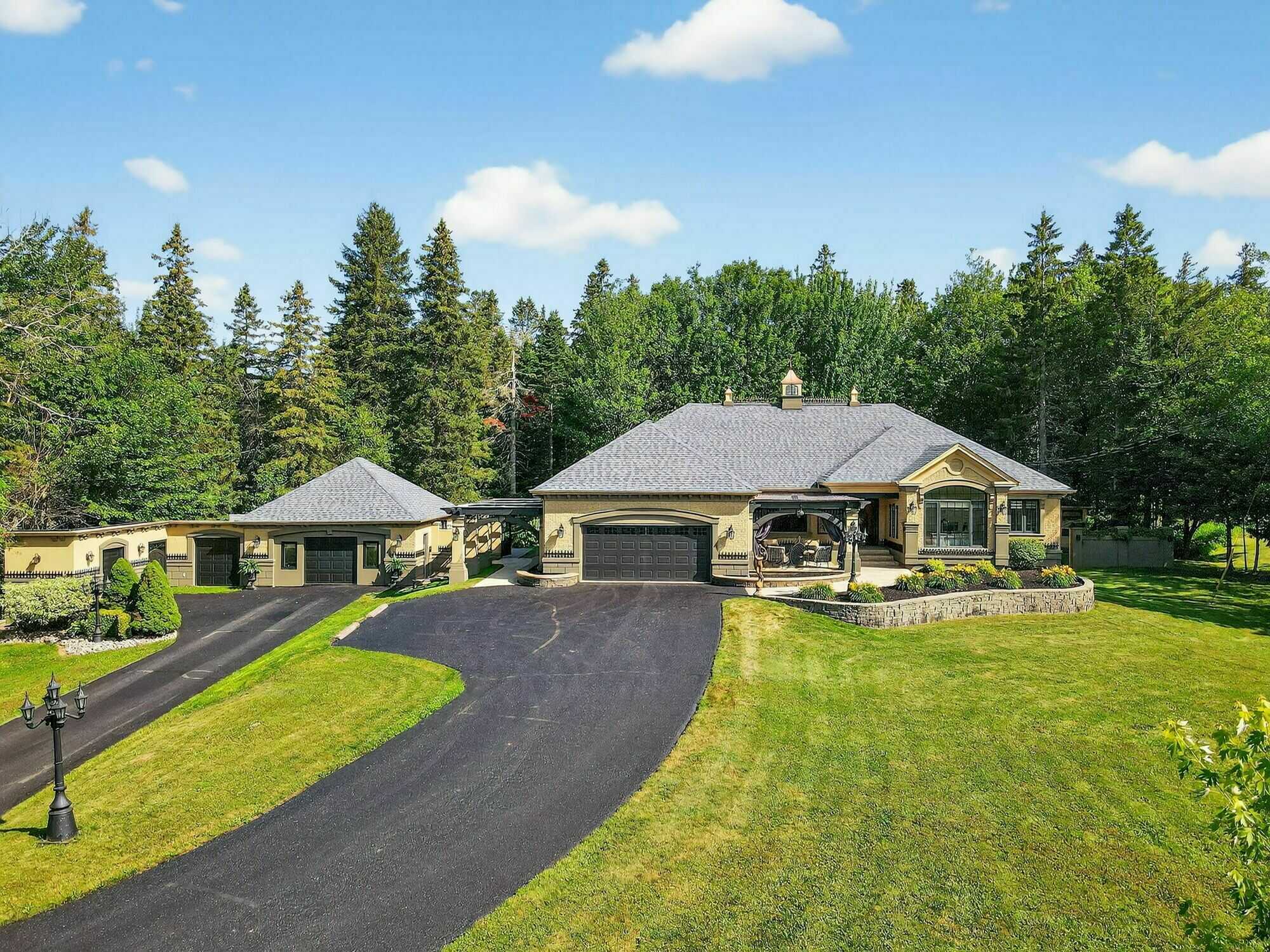 Privacy and Luxury in the heart of Dieppe! 4