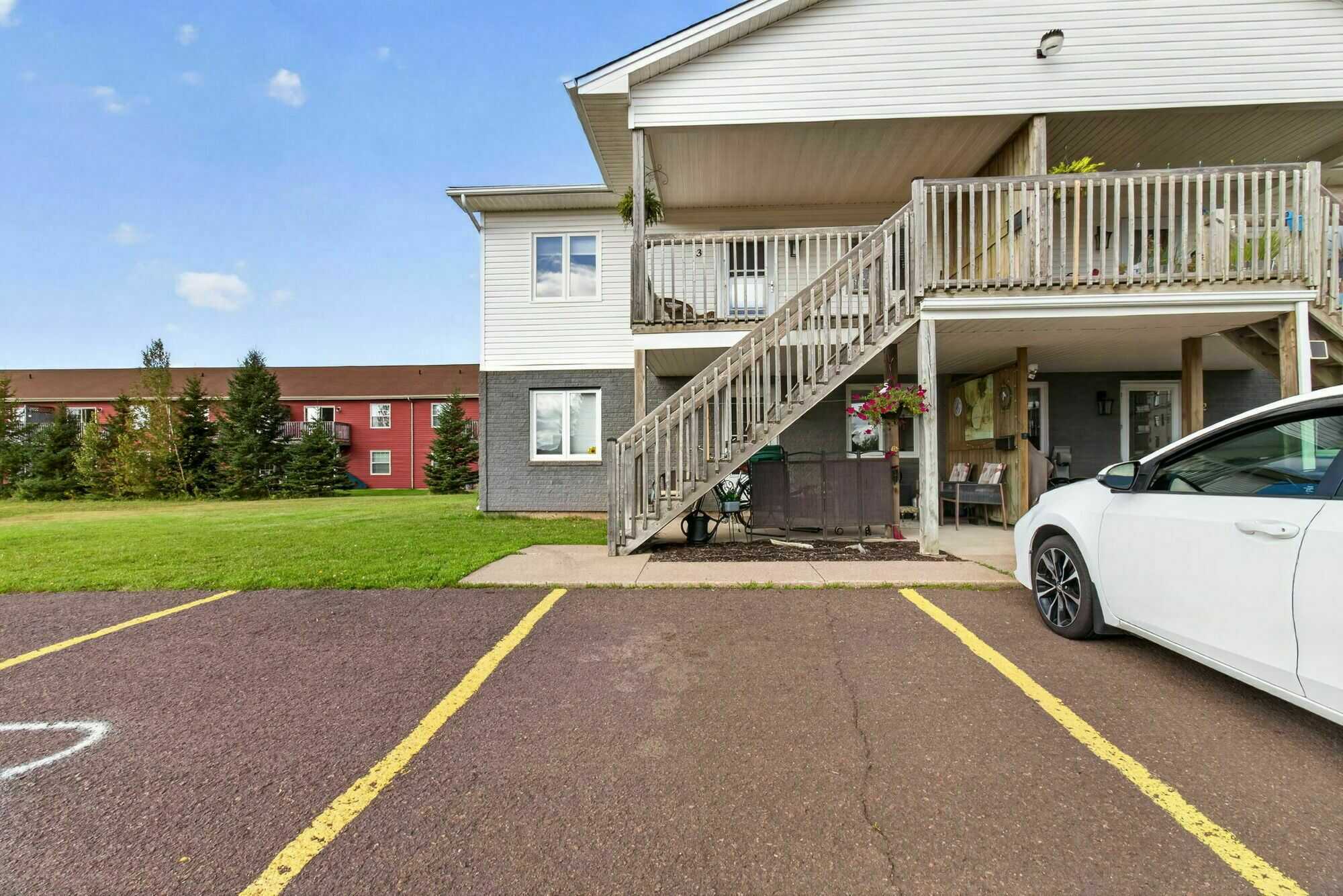 ATTENTION INVESTORS – FOUR-UNIT INCOME PROPERTY! 3