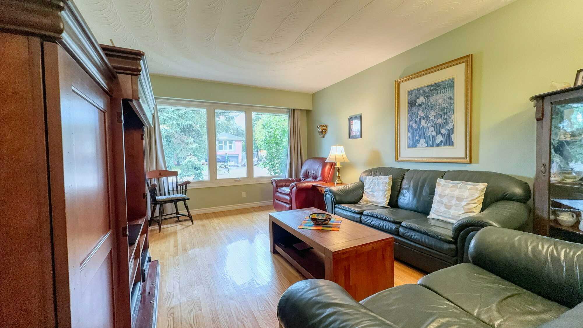 Centrally Located Bungalow with attached garage! 5