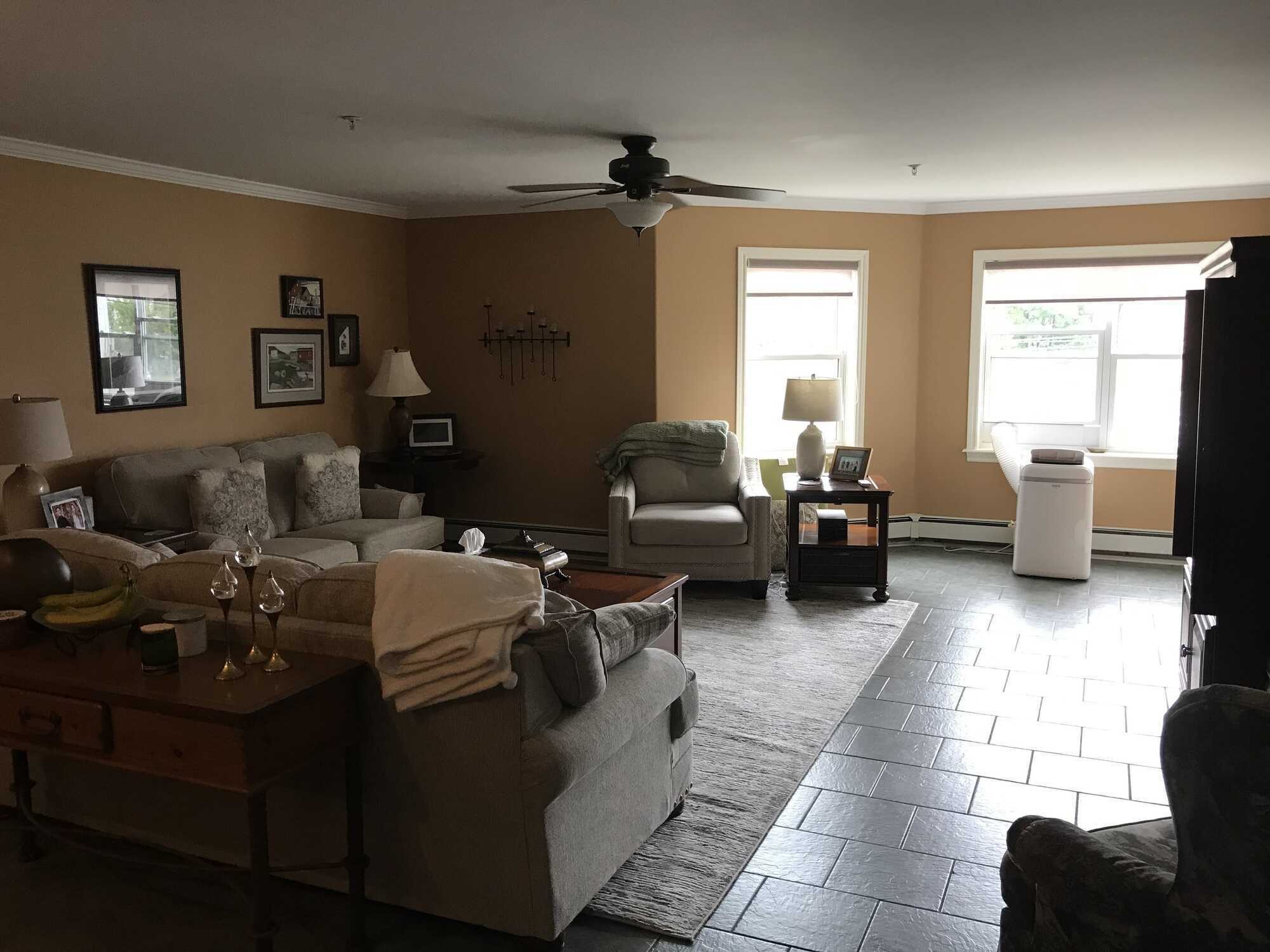 Beautifully Adapted 3-Bedroom + Den Condo 3