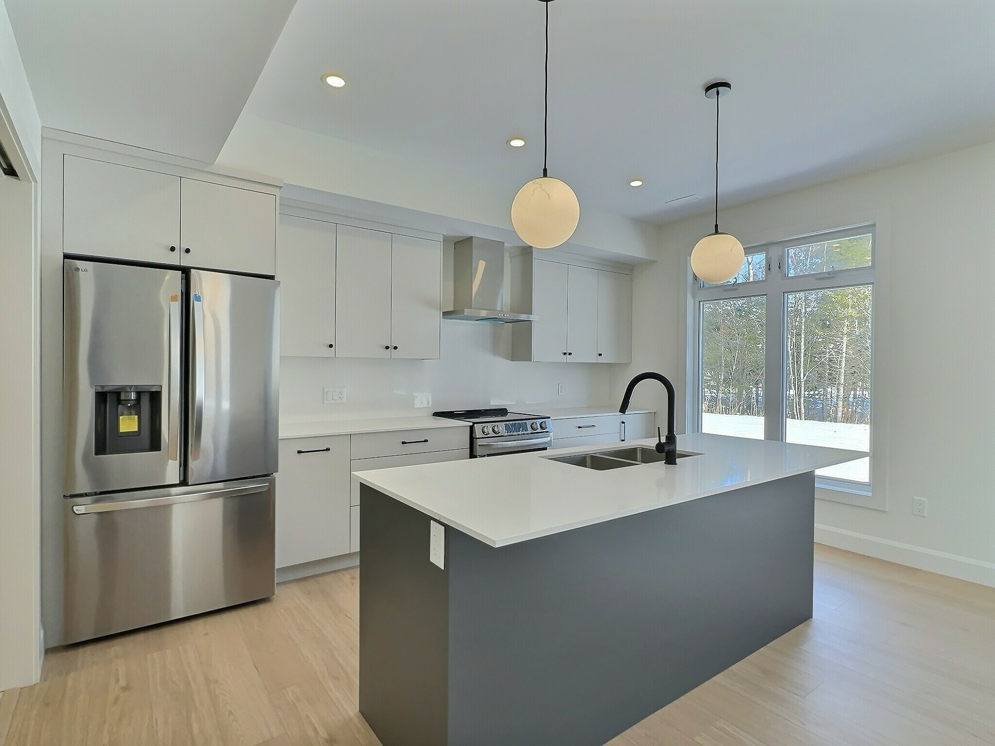 This stunning 3 bedroom, 2 storey home is one year old, built on a slab, and located at the end of a peaceful cul-de-sac in the sought-after community of Valley! 4