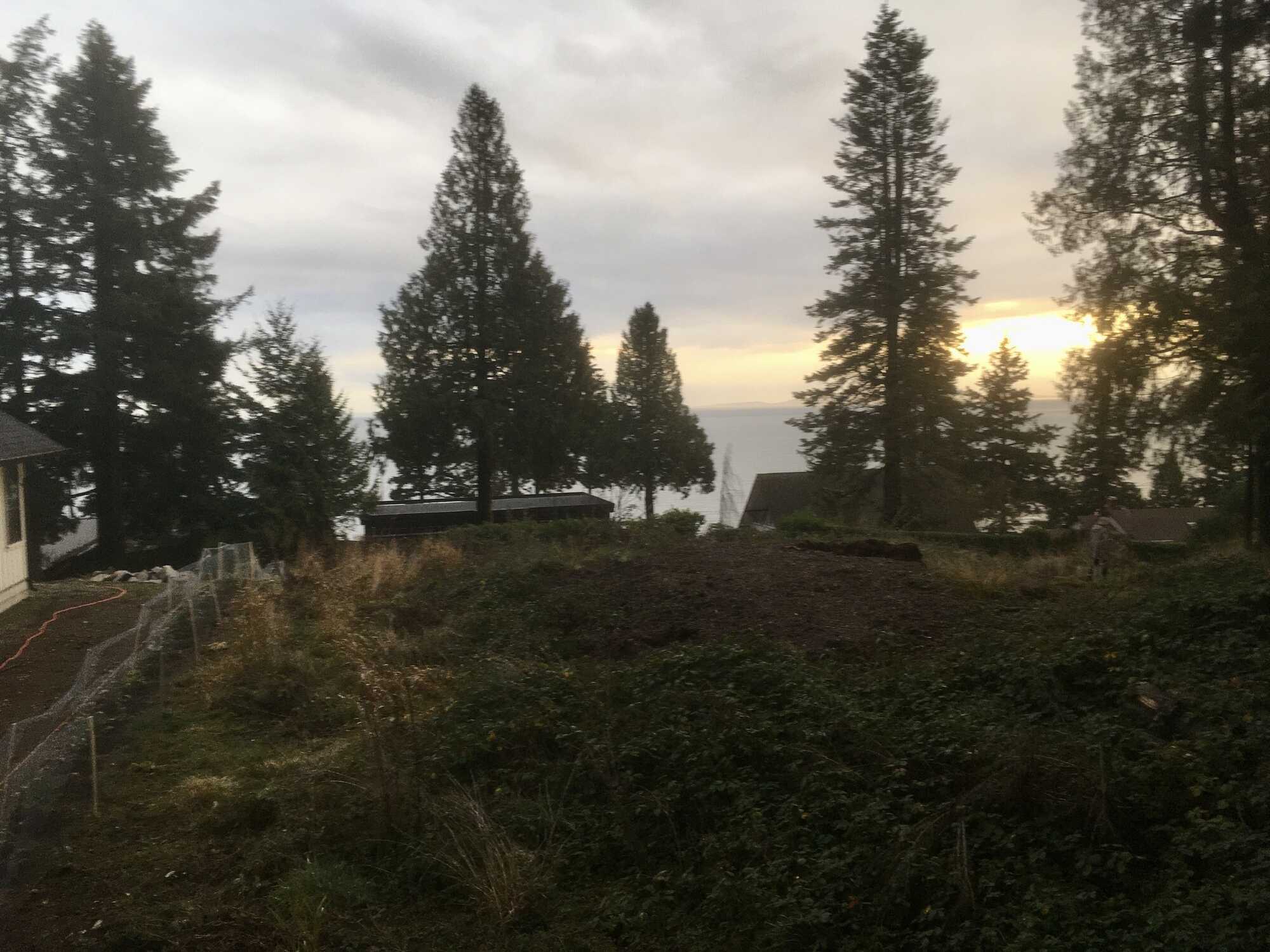 Half acre building lot with wide-angle ocean views, and approved Building Permit! 3
