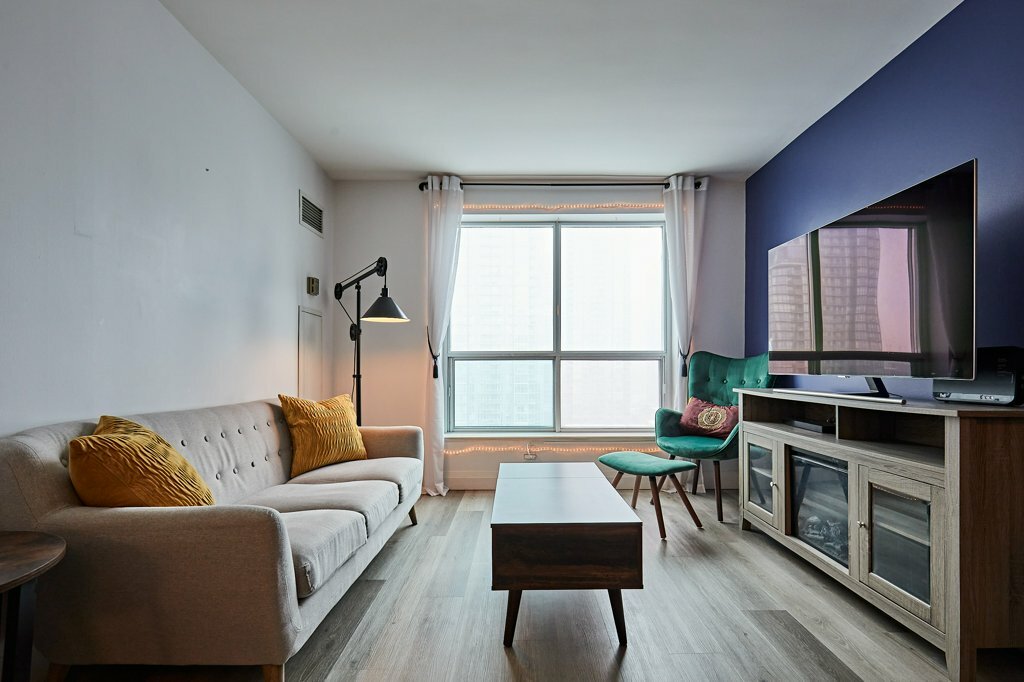 Beautifully Renovated (652 Sq Ft) Unit In Luxury Waterfront Condo With Spectacular Views of Rogers Center & CN Tower. 3