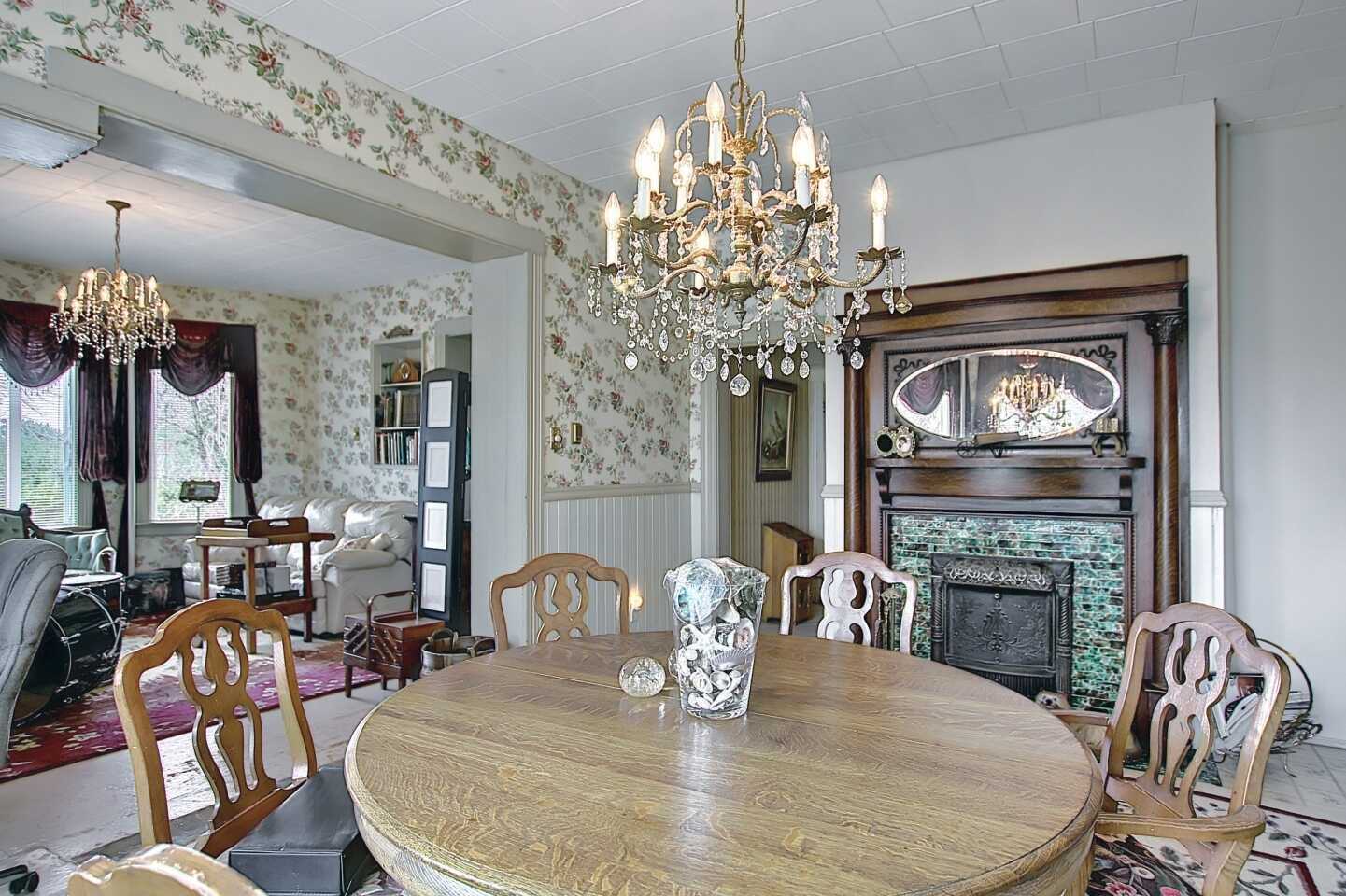 Fantastic Heritage Home on 8.9 Acres within town boundaries! 3