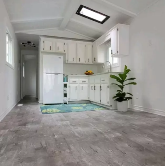 Mobile Tiny House for sale 10 x 38 3