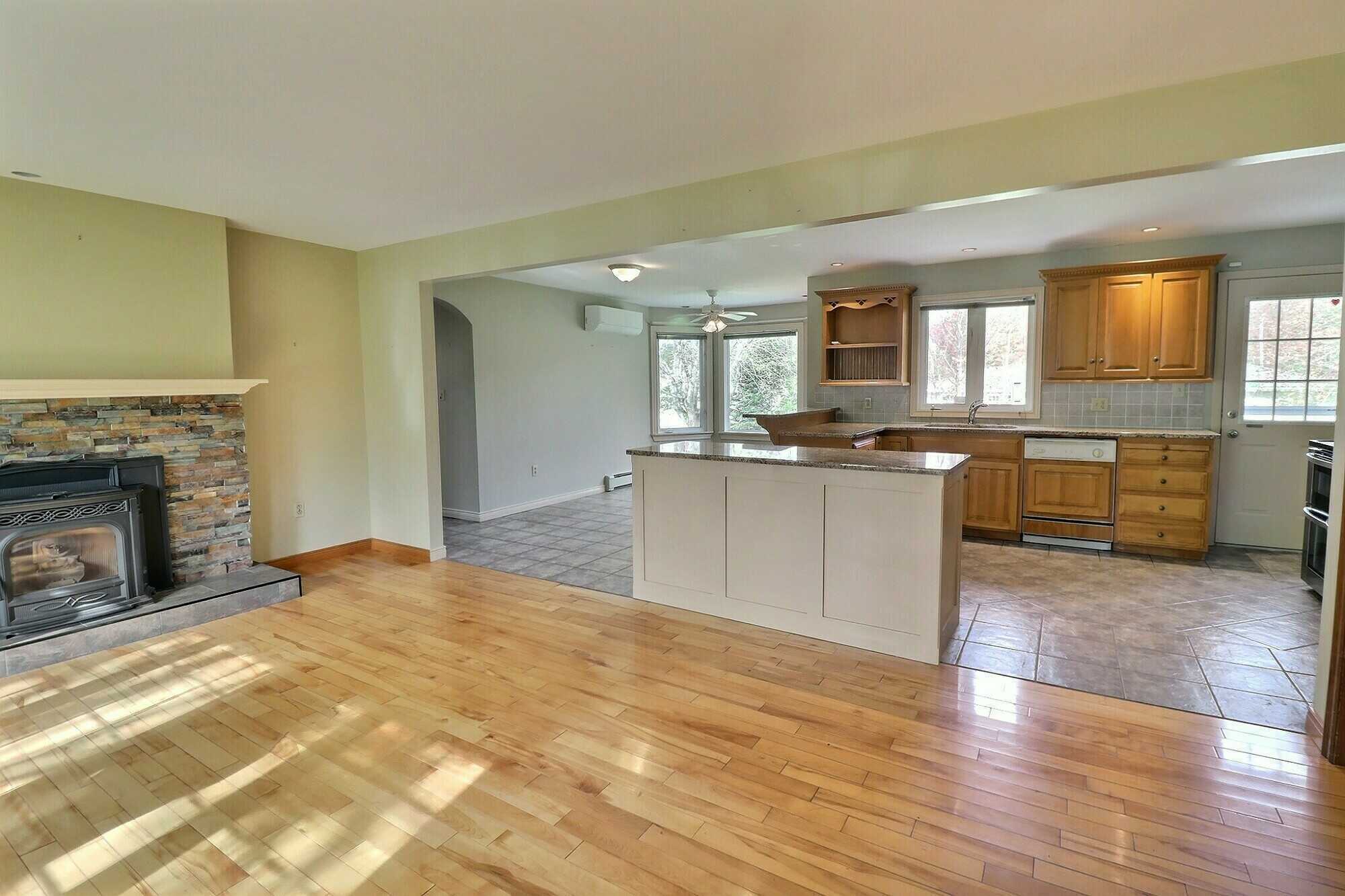 Beautifully Maintained Home with Generous Lot & Flexible Living Space 3