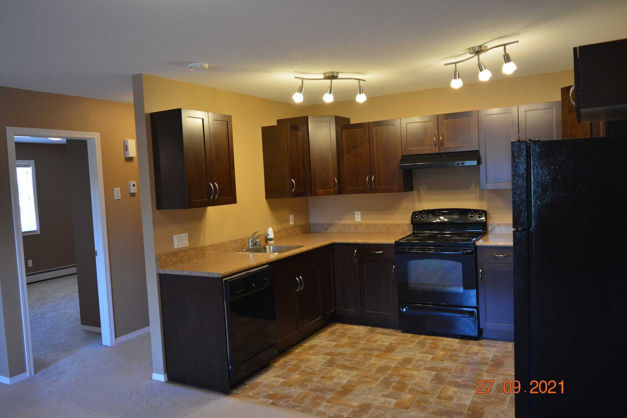 This bright 2 bedroom + den 1,152 sq.ft. apartment is in a newer development in a well-established neighbourhood. 5