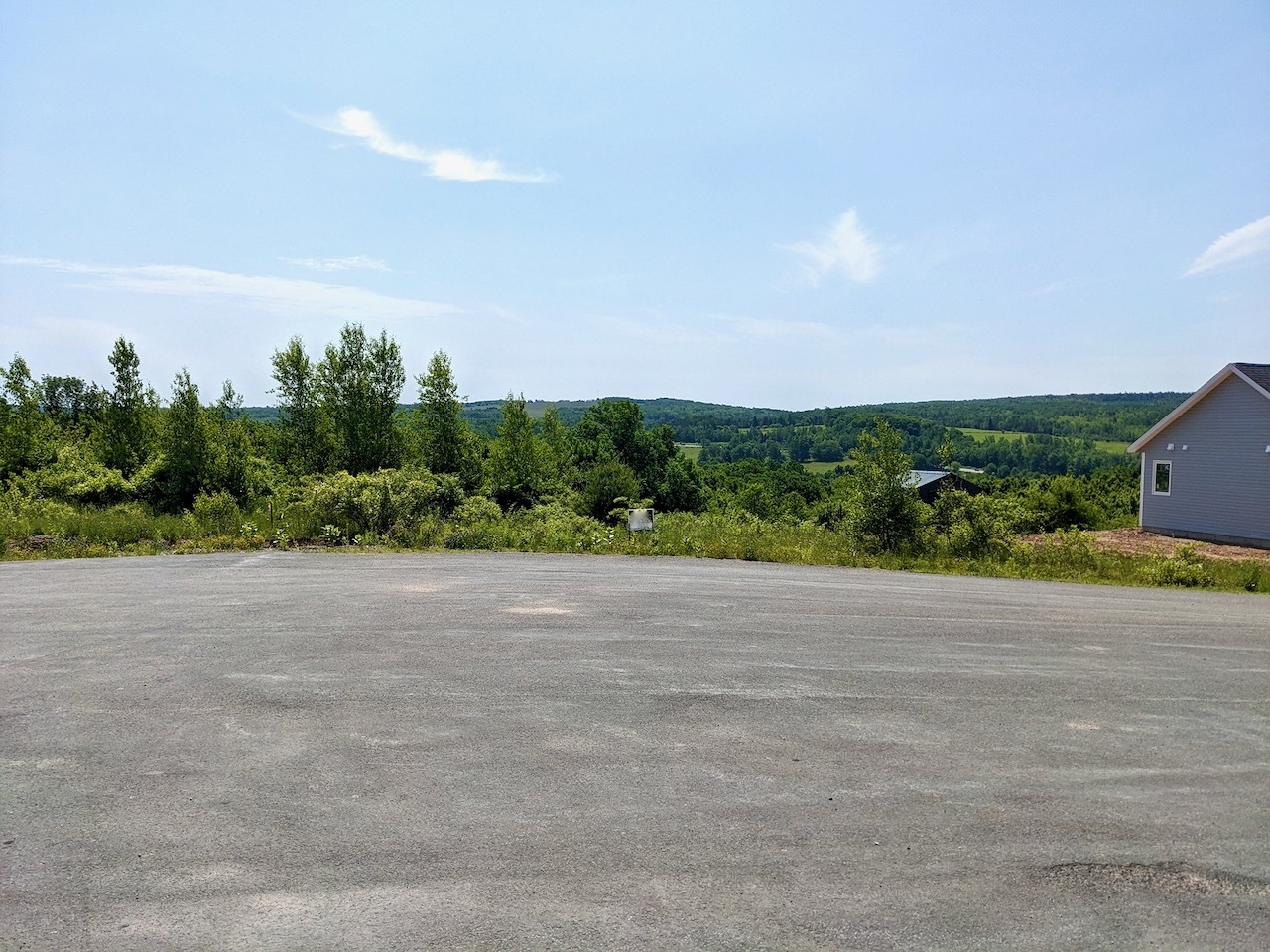 Premium 2.1 acre building lot, with a beautiful view, conveniently located between Hwy 101 and downtown Kentville 3
