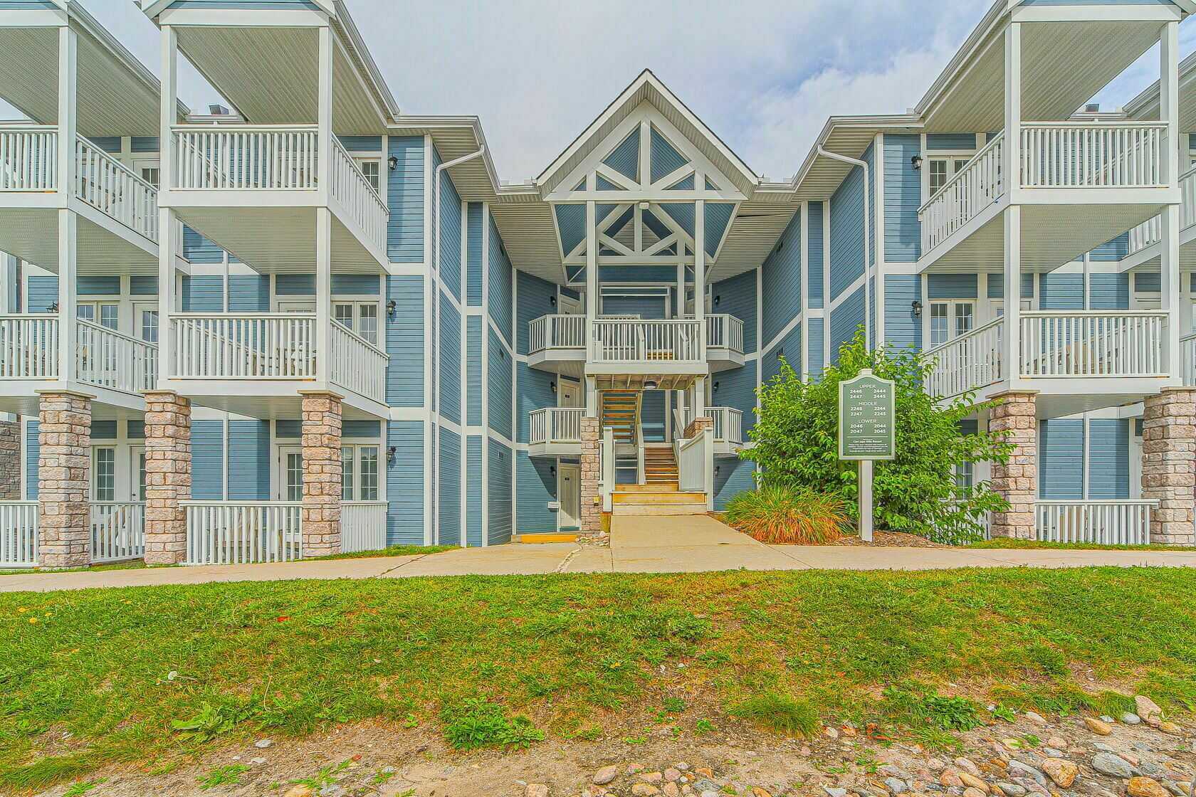 Condo - 2 units in 1 !! 2