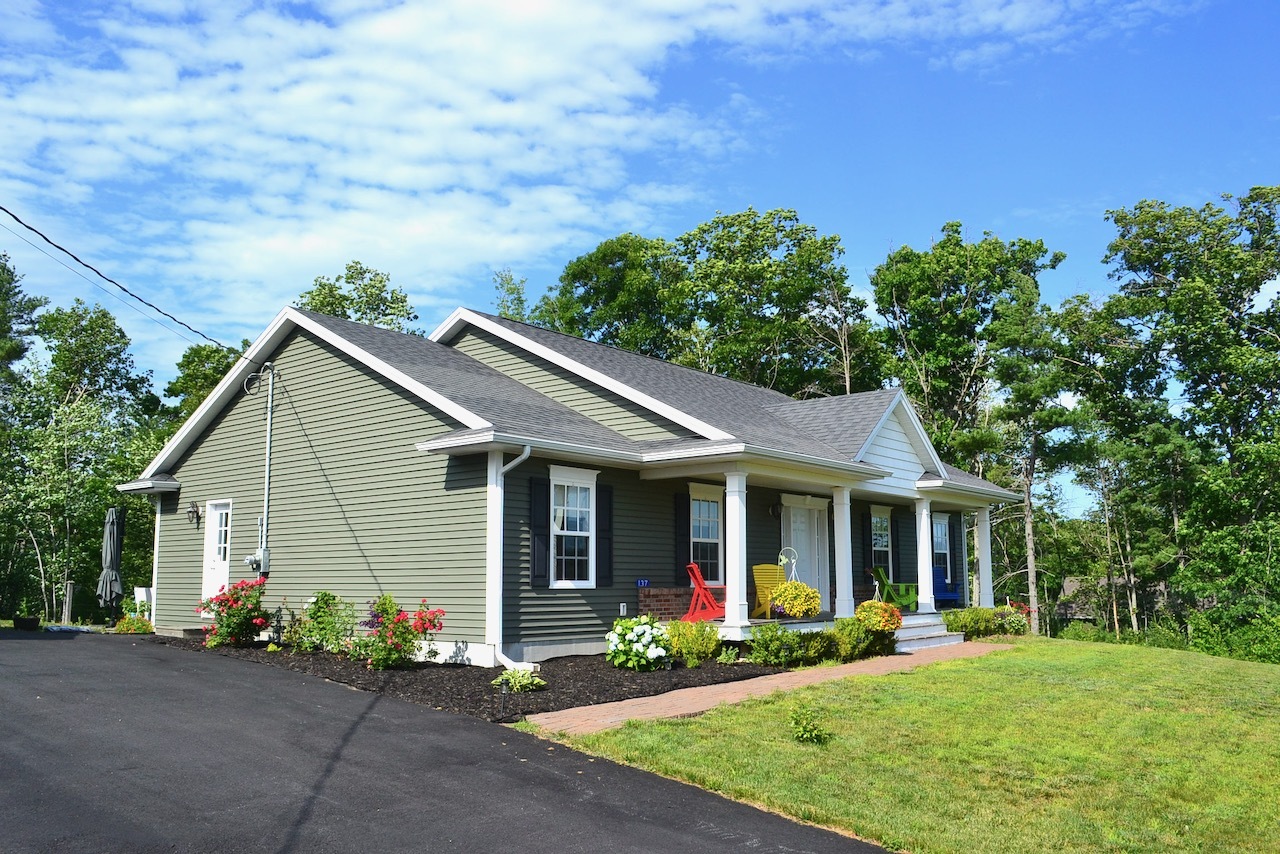 Fine Executive Home, in Sawmill Creek Subdivision, Coldbrook. Built in 2013, Amazing view, perfect location, almost 2 acres, and one of the best built homes you can find anywhere. 2