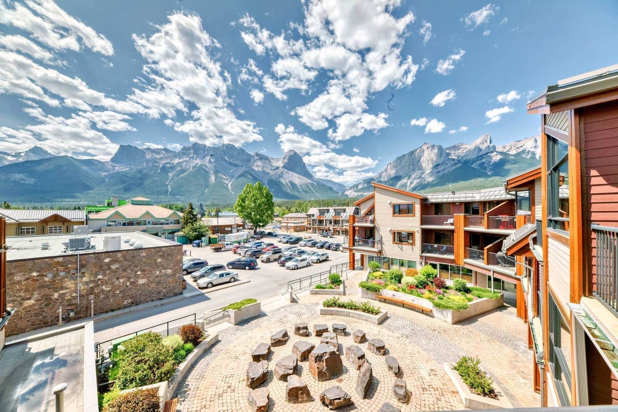 Mountain Views & Maximum Returns – Premier Vacation Rental Investment. Asking price $1,129,000; plus add in GST not included but can be deferred. 3