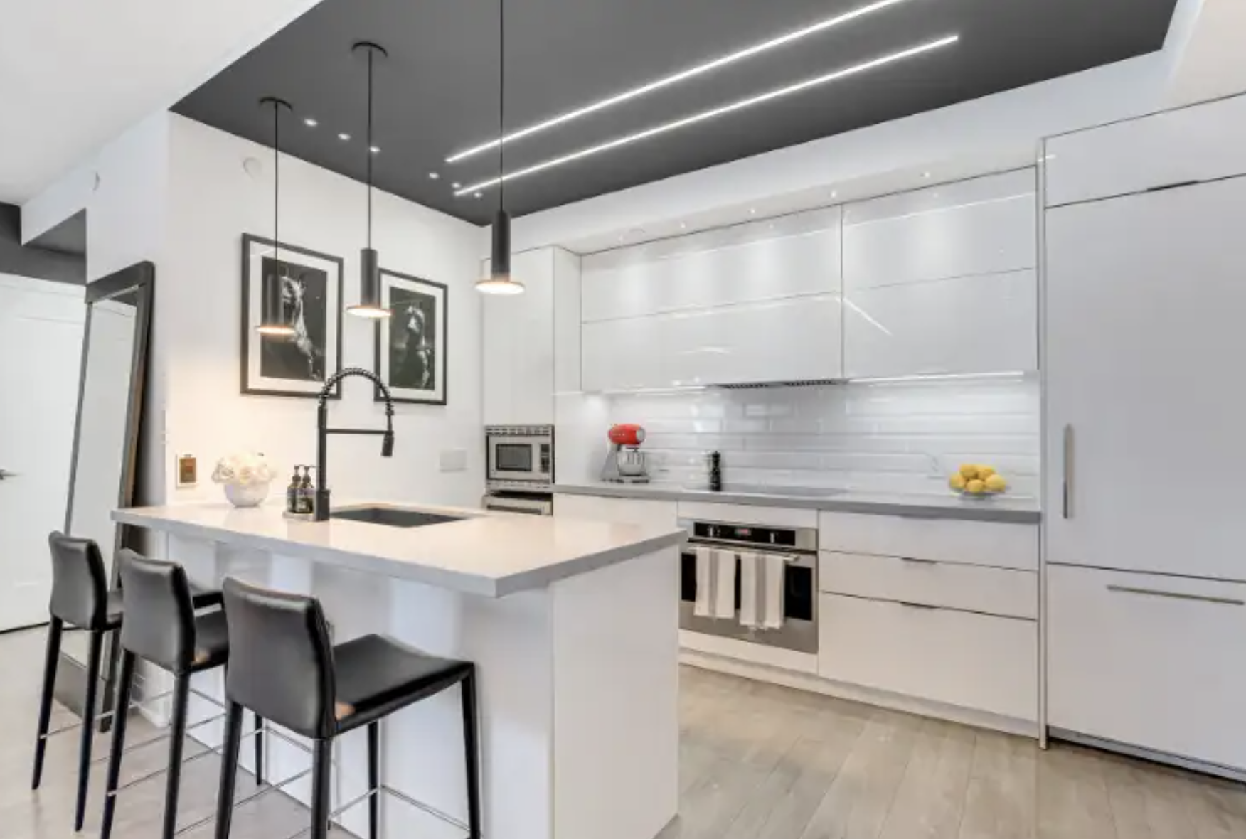 2+Den Unit + 2 garages + 2 lockers in Mimico 2