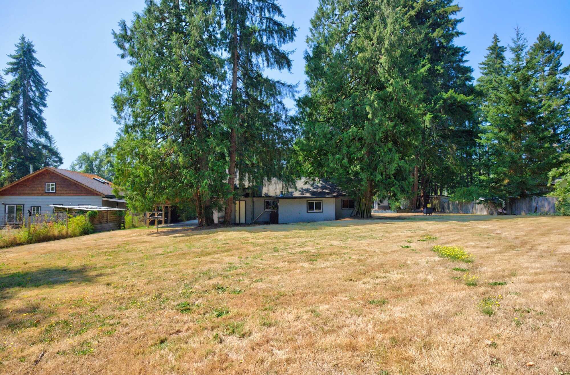INCOME GENERATING COBBLE HILL PROPERTY ON .69 ACRES 3