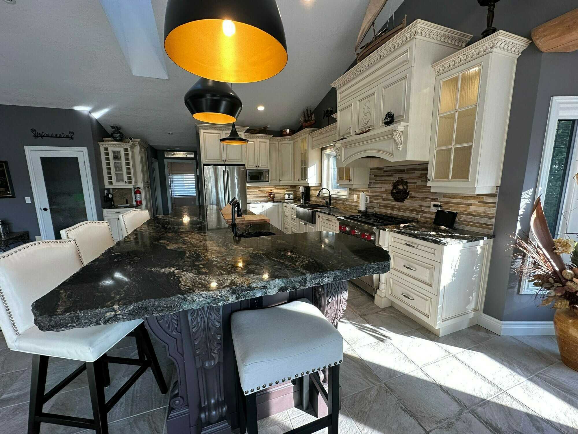 Waterfront Haven on Lake Huron: Your Perfect Getaway 5