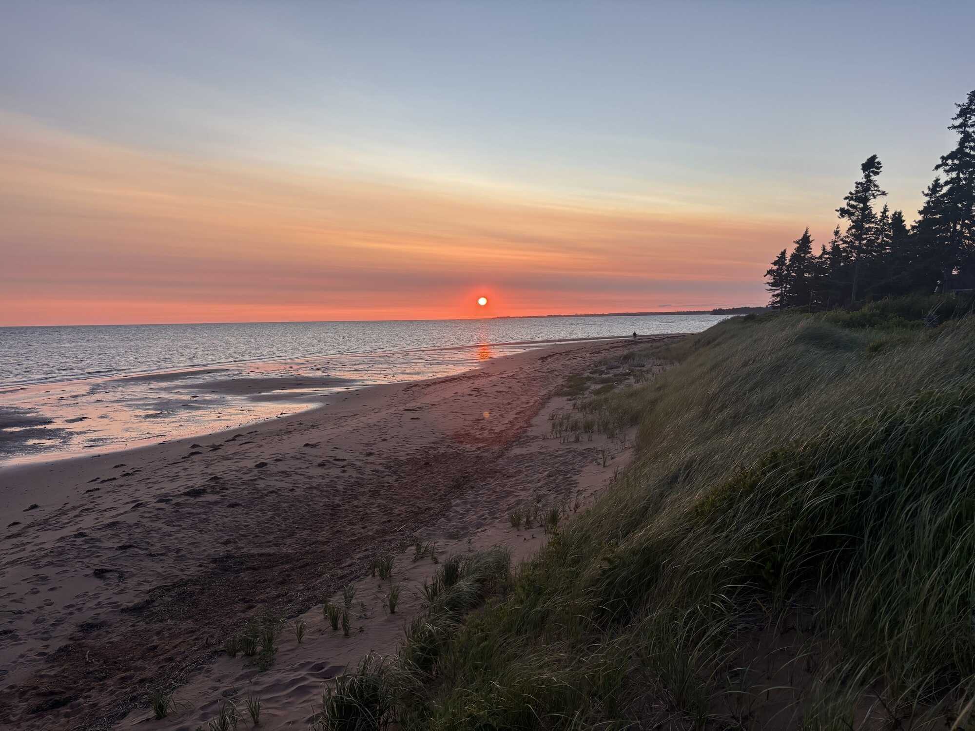 Charming PEI Cottage, Steps from a Private Beach! 5