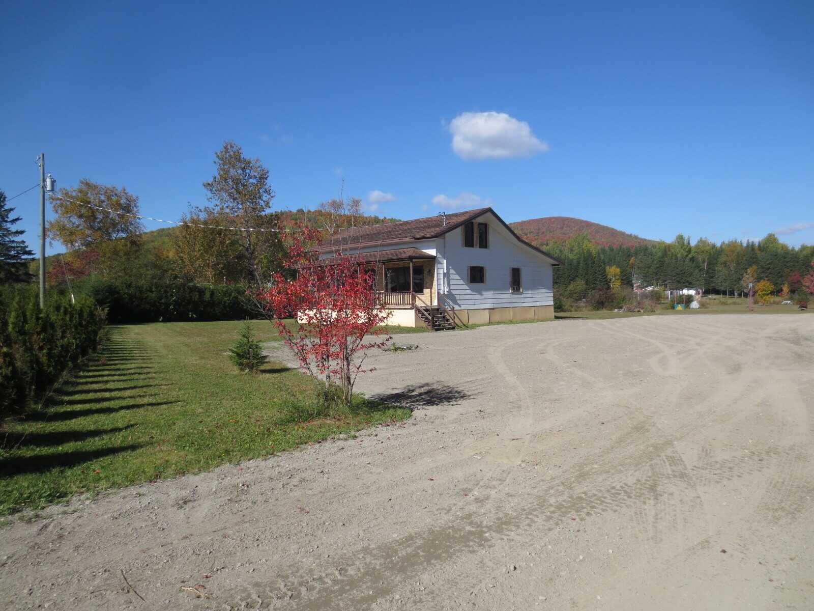 7051 Route 120, Lac Baker 2