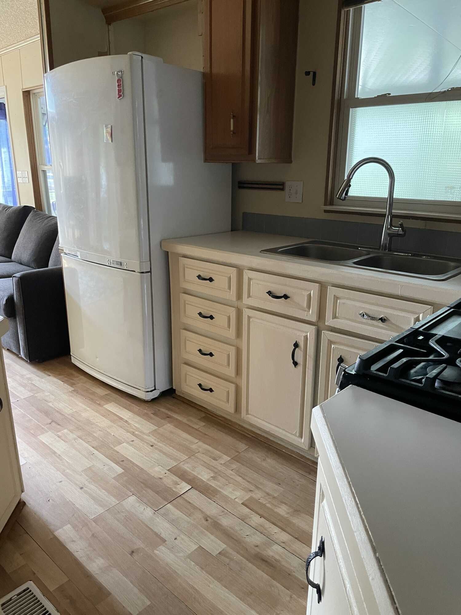 Affordable Seasonal Waterfront Retreat Near Presqu’ile Park 5