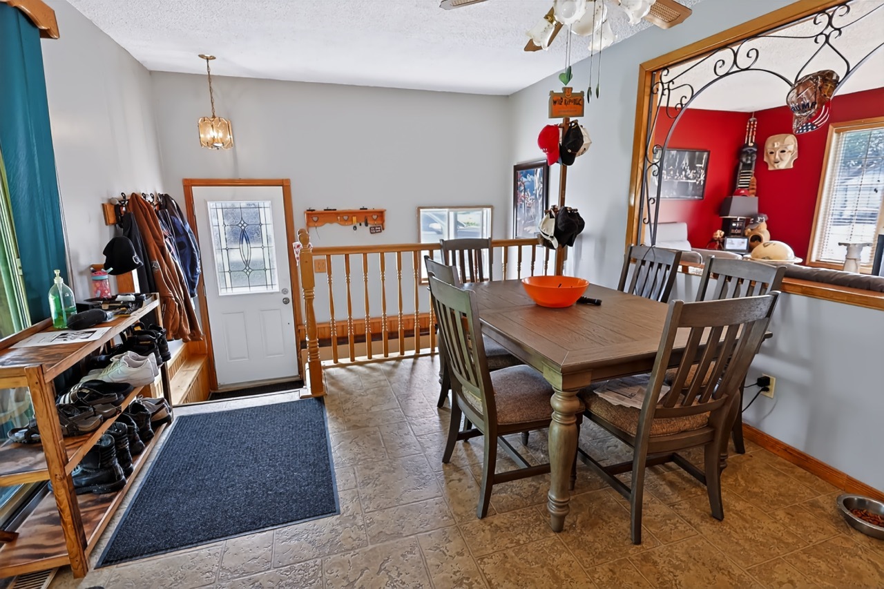 Quality Bungalow with a Dream Garage & Park-Like Yard 3
