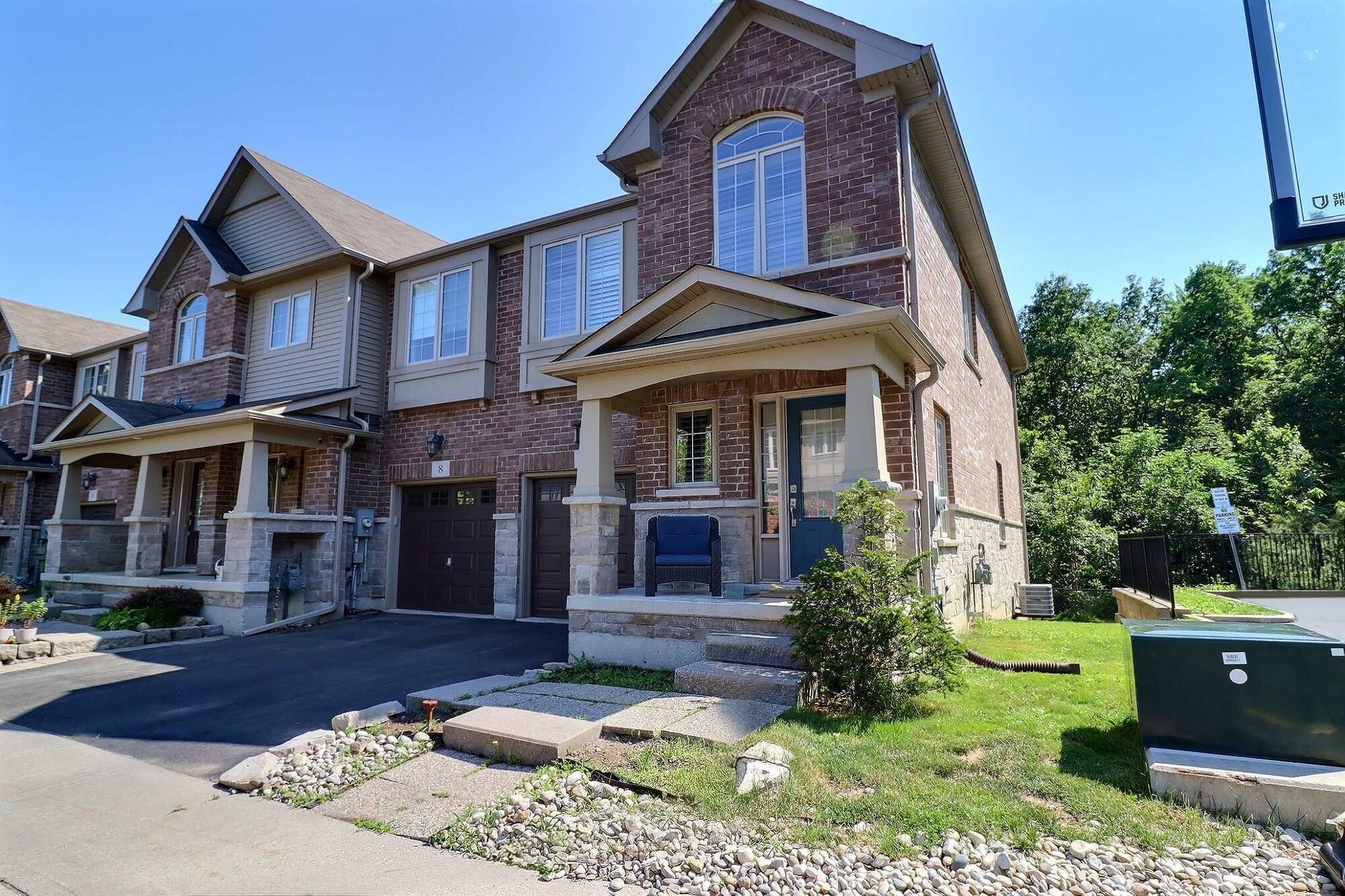 Stunning End Unit Freehold Town Home Located in a Family Friendly Neighbourhood, Close to Reputable Schools, Parks, Highway Access and Many More Amenitites! 2