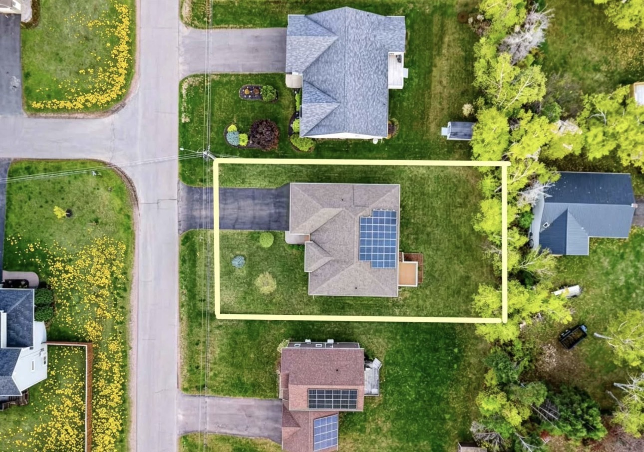 Modern Energy-Efficient Bungalow in Stratford’s Sought-After Waterfront Community 3