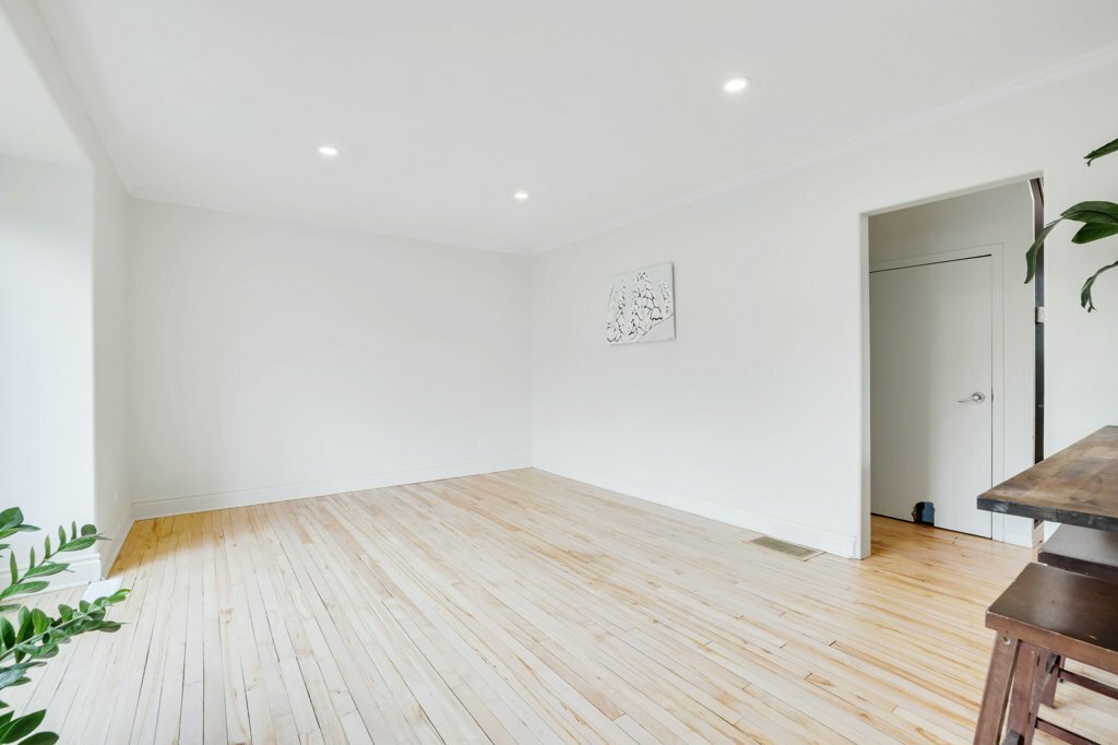 Spacious, beautifully updated, and move-in ready, this inviting family home is the perfect blend of comfort and convenience with schools, parks, shopping, and everyday amenities just minutes away. 5