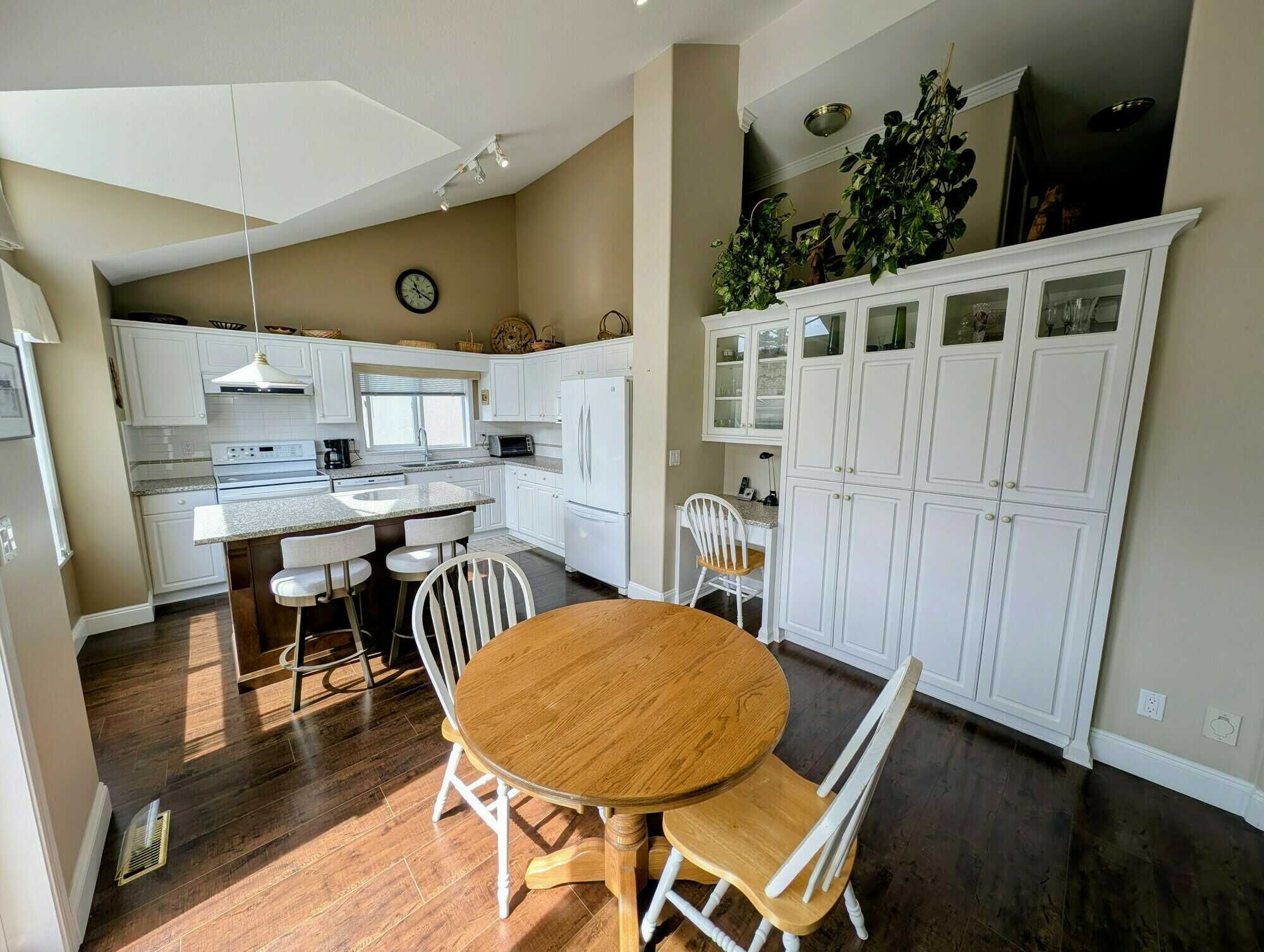 Welcome to Maple Hills on Chilliwack Mountain, a sought-after gated community on the sunny south side. 5