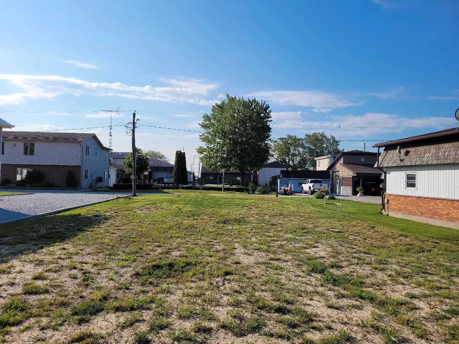 Exceptional Waterfront Lot on Lake St. Clair, Mitchell's Bay 3