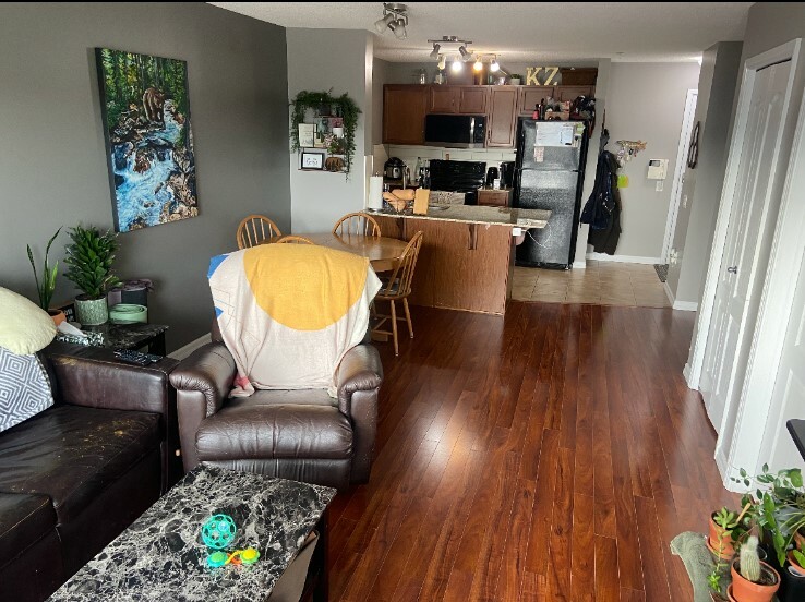 1 bedroom + den condo for sale or rent 3