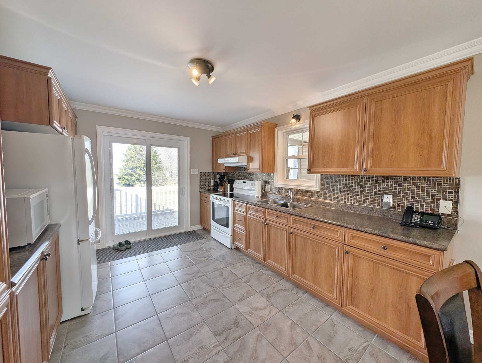 Maison clé en main à deux pas du centre-ville de Tracadie! // Move-in Ready Home Just Minutes from Downtown Tracadie! 5