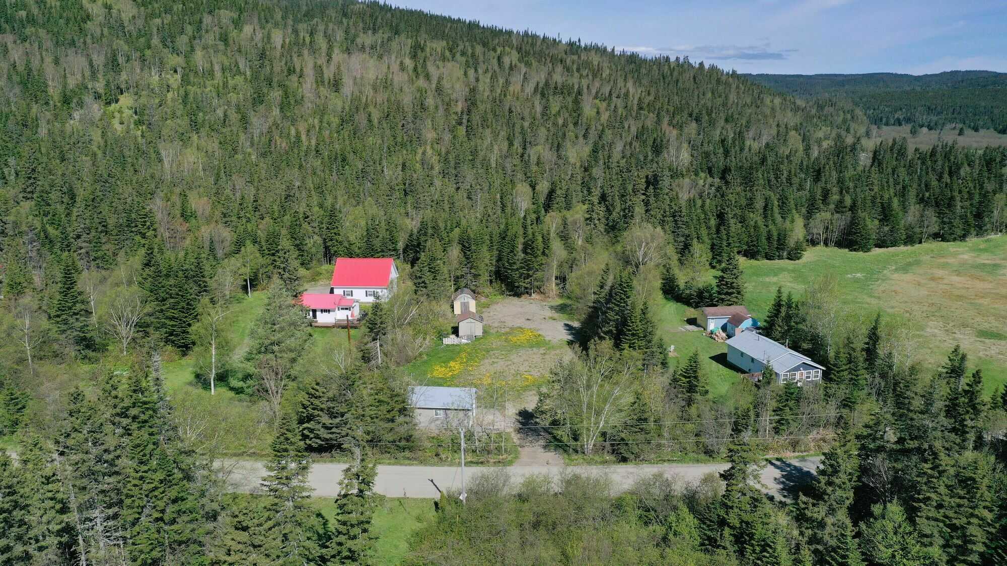 Ready to build your dream cottage in a highly sought-after area of George's Lake? 3