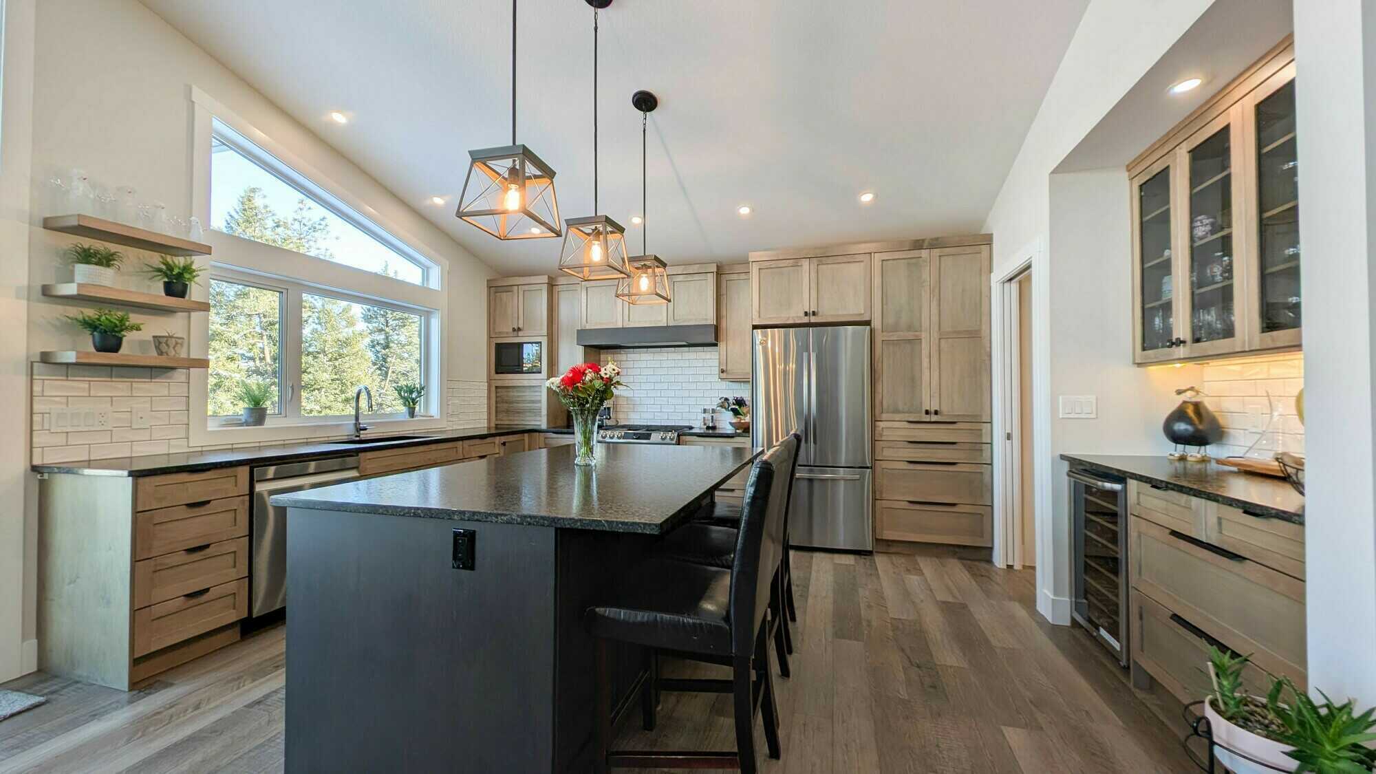 A Life of Luxury on the Prestigious Wildstone Golf Course in Cranbrook, BC 5