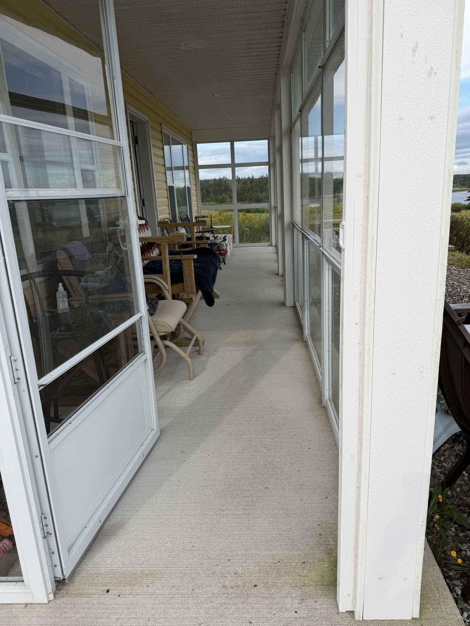 Mira Bay - Beautiful 4.5 year old house 2