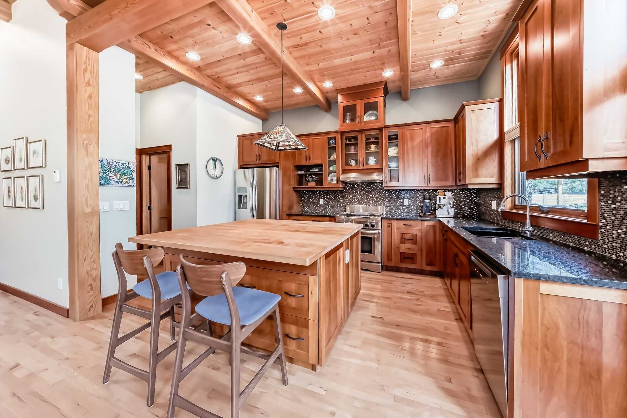 Custom Luxury on Hospital Hill with Soaking Tub, Views & Exceptional Craftsmanship 5