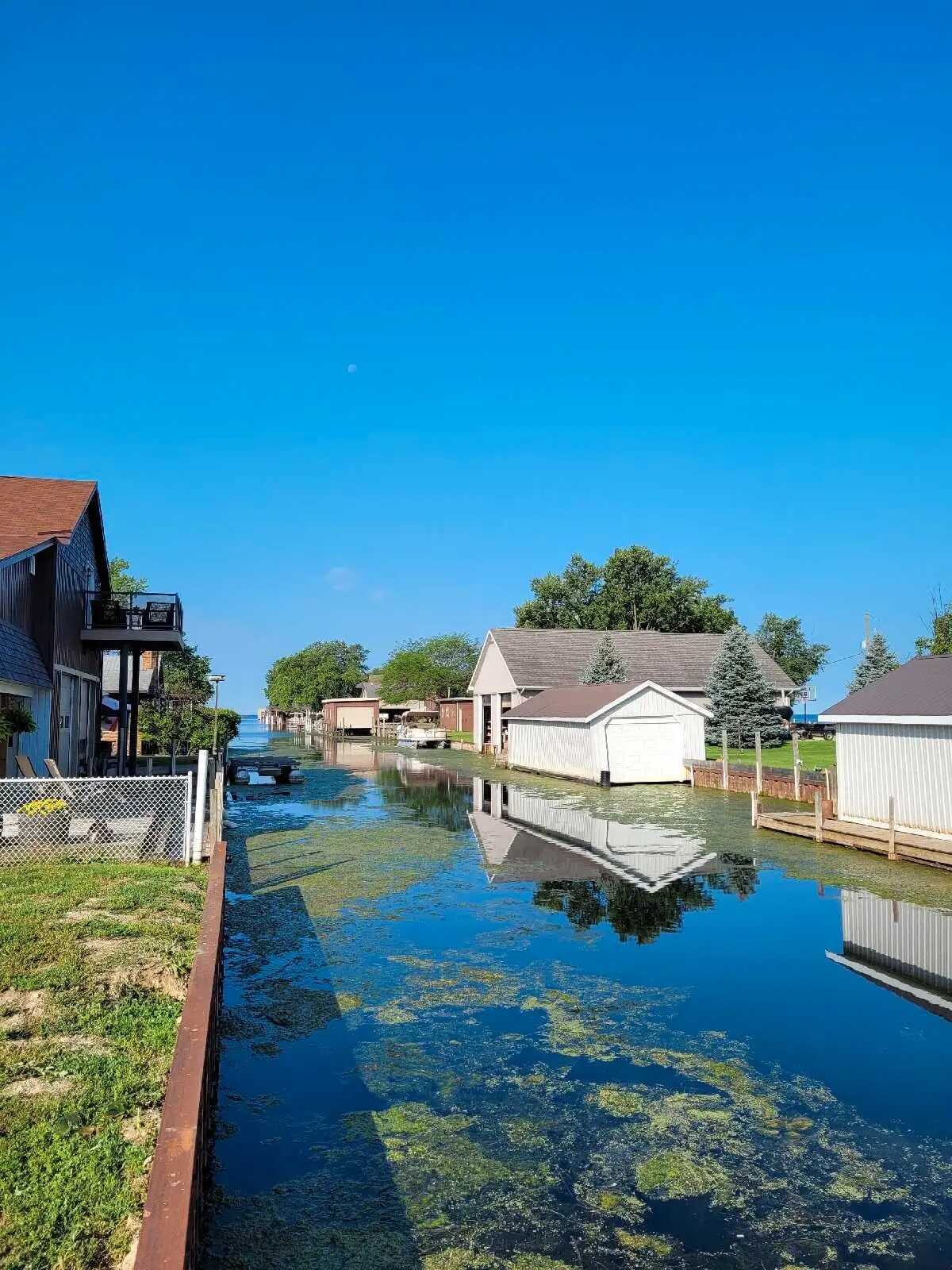 Exceptional Waterfront Lot on Lake St. Clair, Mitchell's Bay 5
