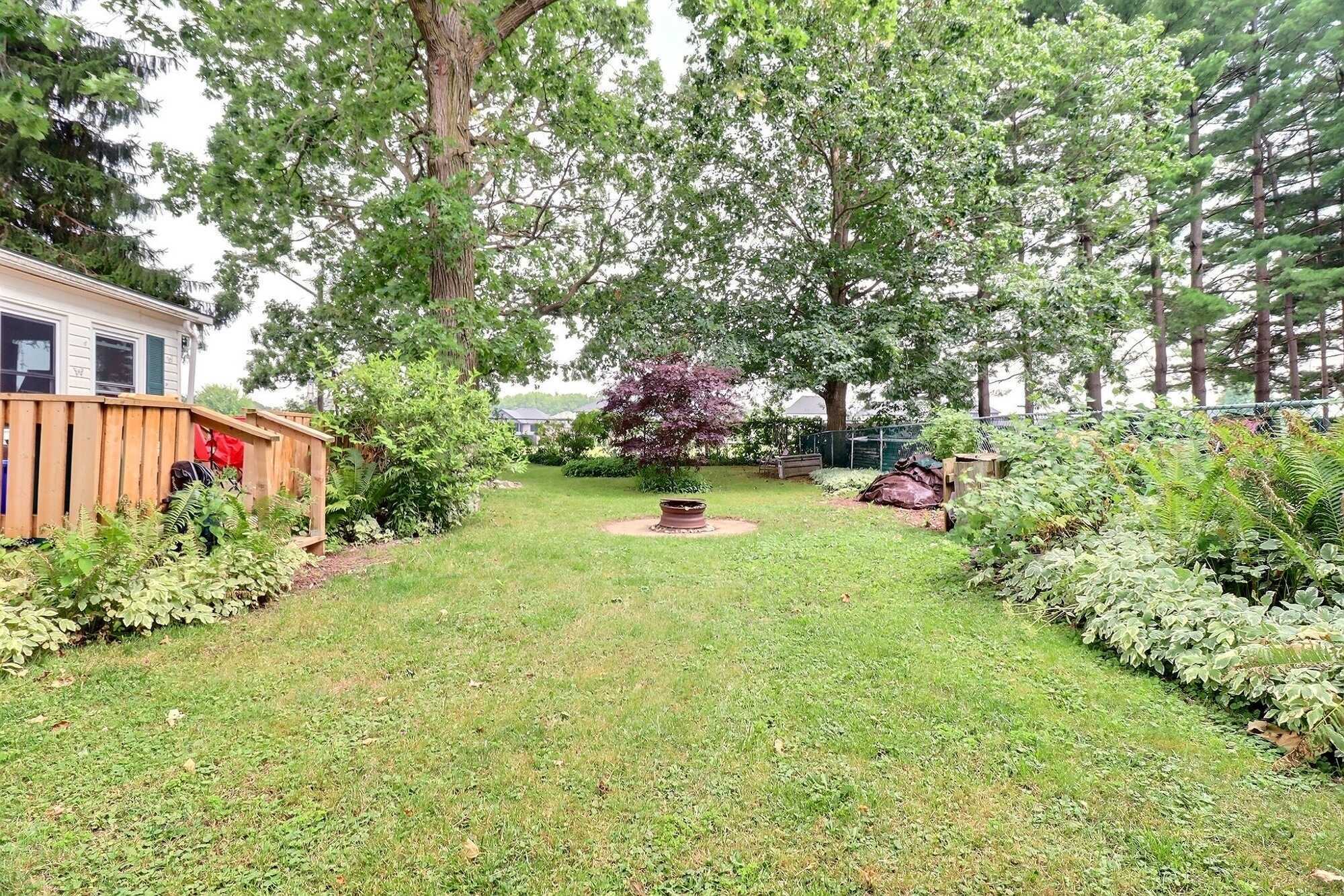 Thorndale's Best Kept Secret – Affordable Living on a Premium End Lot! 5