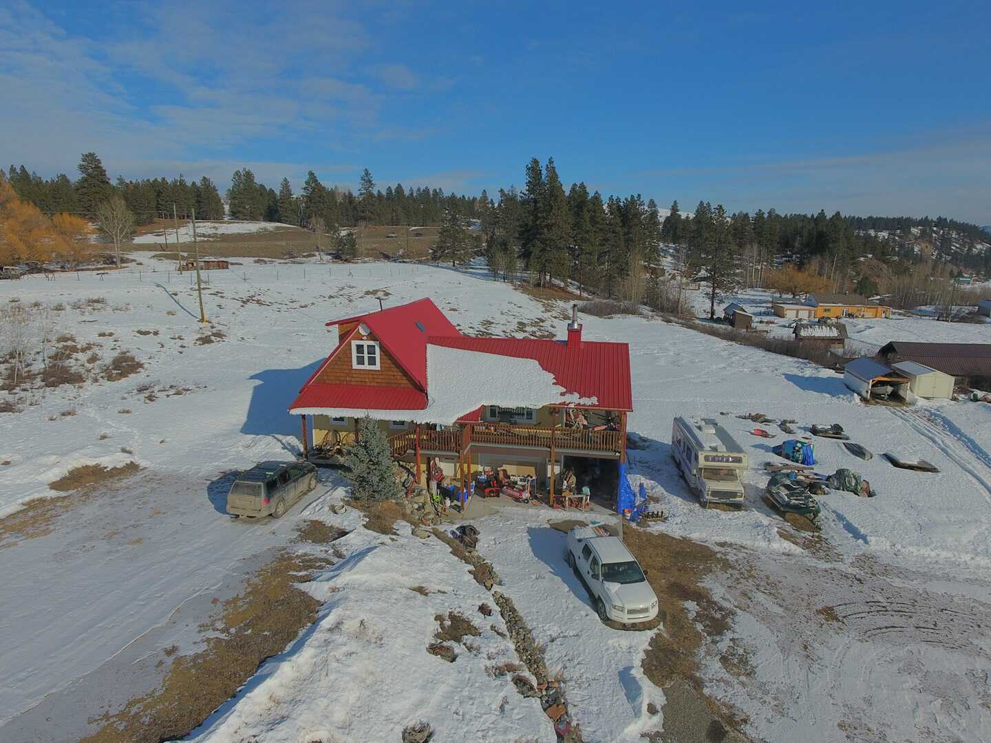 FANTASTIC HOME ON 10 ACRES! 2