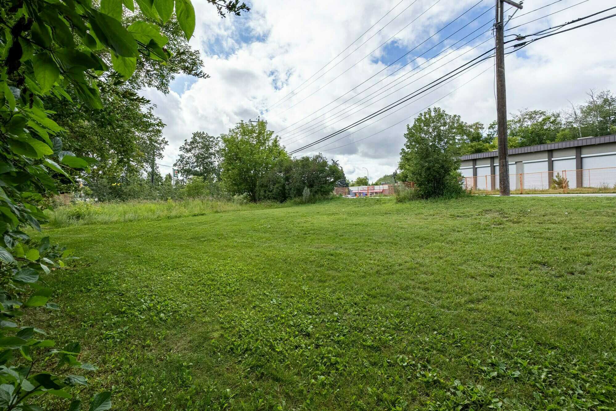 INVESTORS ALERT! Prime Redevelopment Opportunity in Riverside Meadows ~ Small-Scale Commercial Or Residential Development! 3