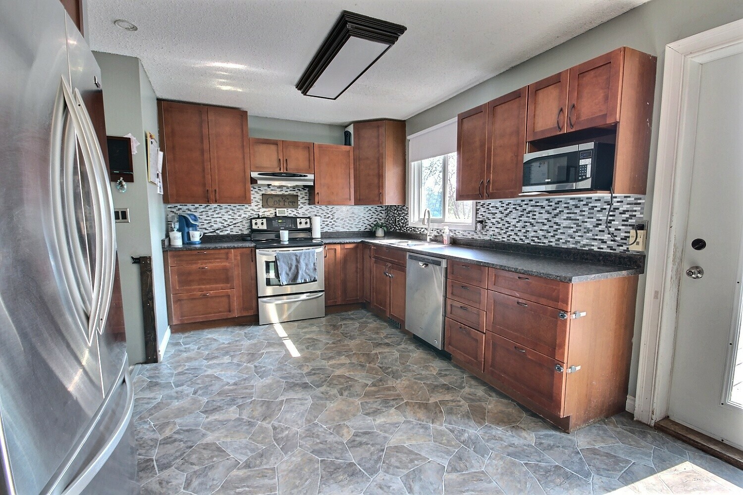 Welcome to #403, 61314 RR 463 Bonnyville, AB
Great location at Moose Lake! 2